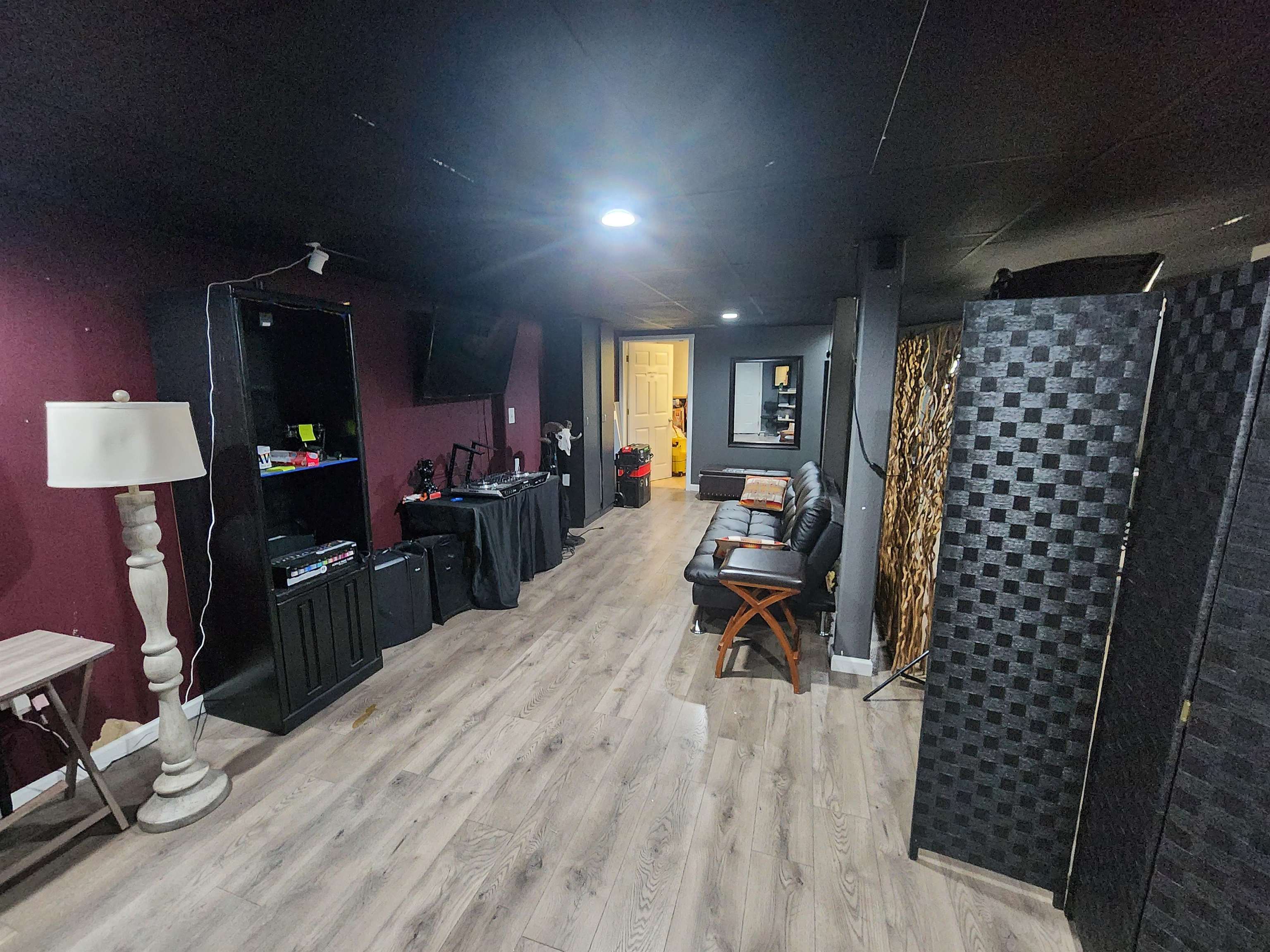 150 W Main Street Unit: E