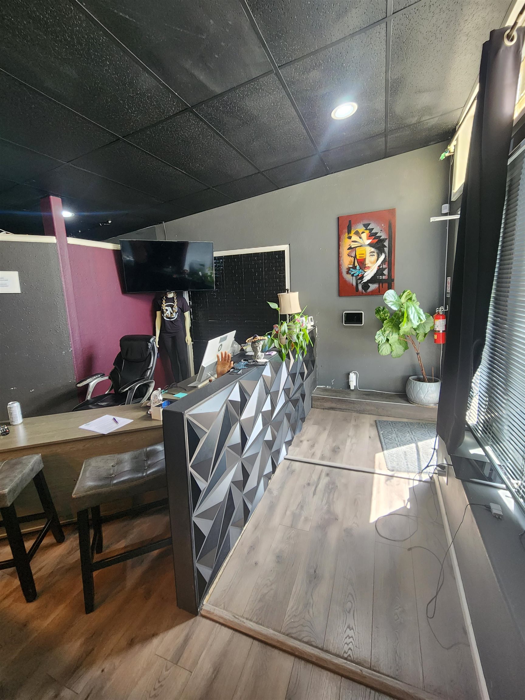 150 W Main Street Unit: E