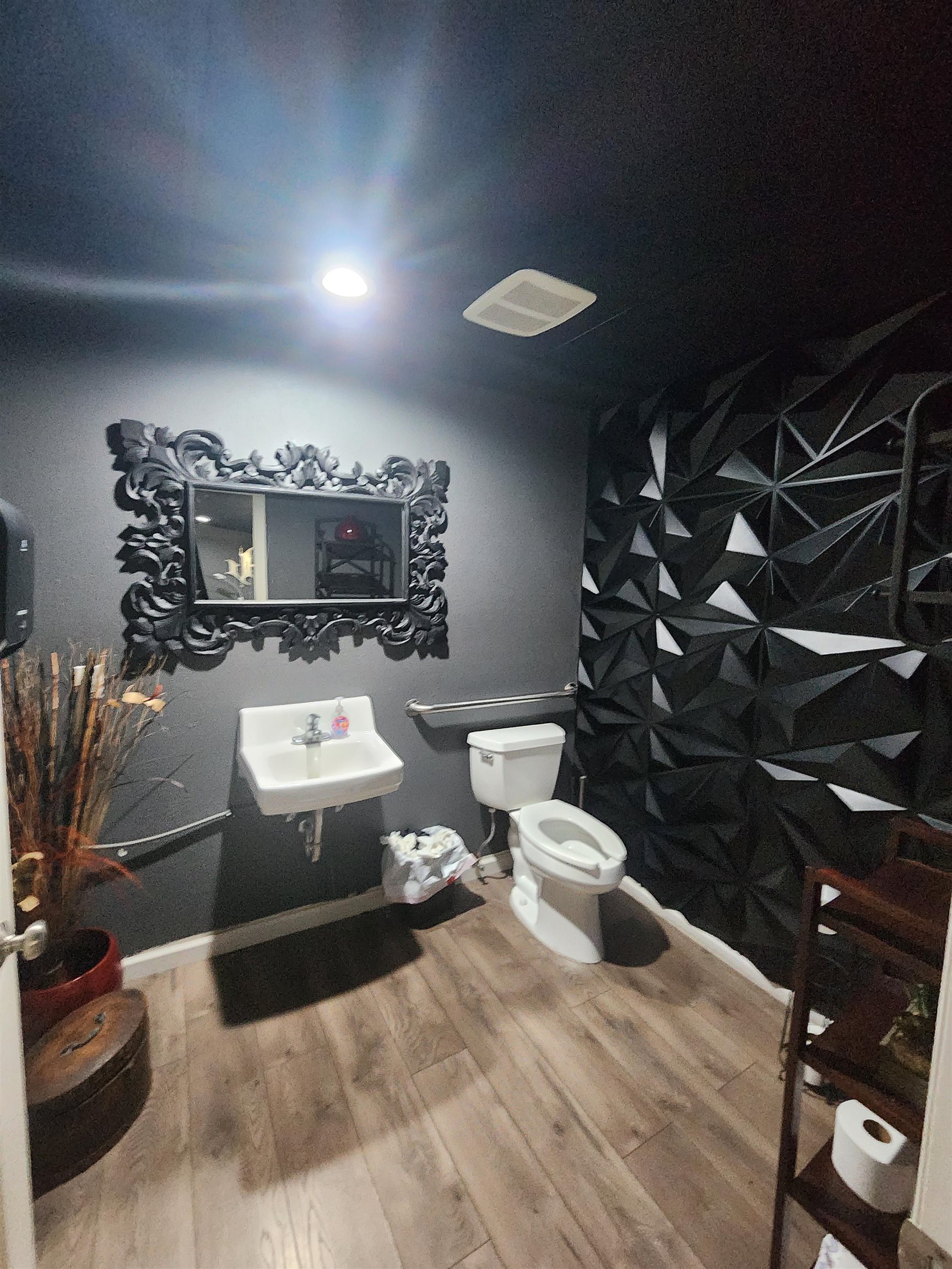 150 W Main Street Unit: E