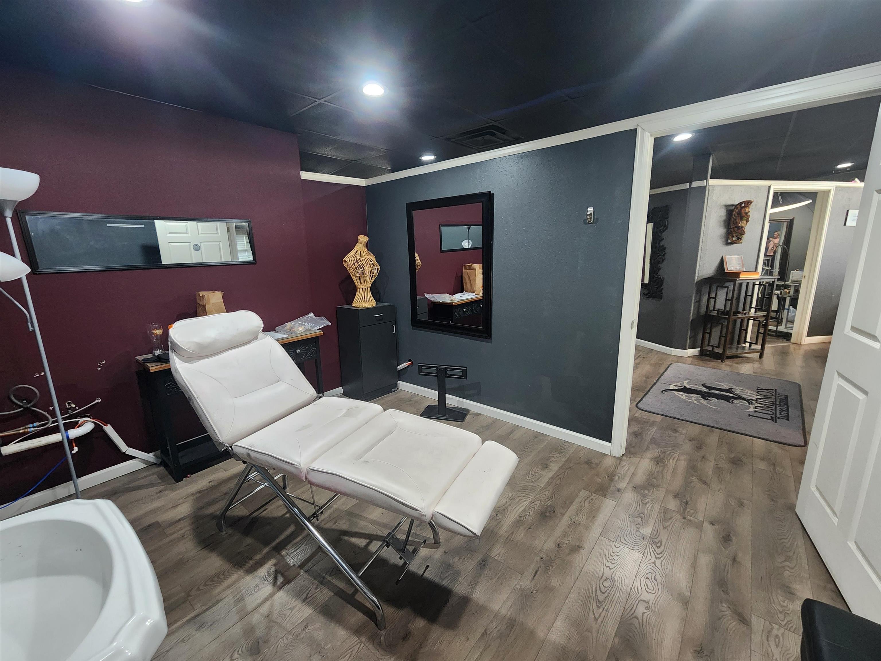 150 W Main Street Unit: E