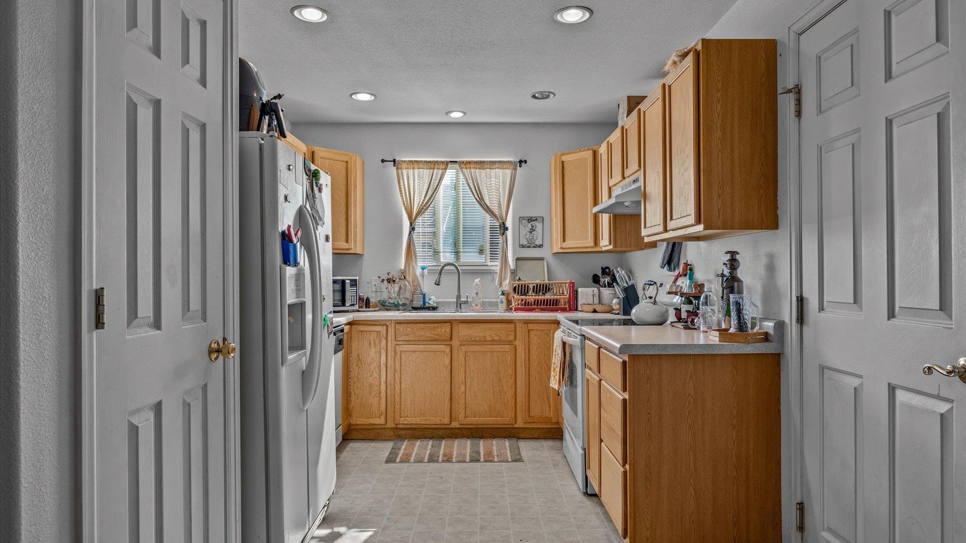 572 Villa Street Unit: A
