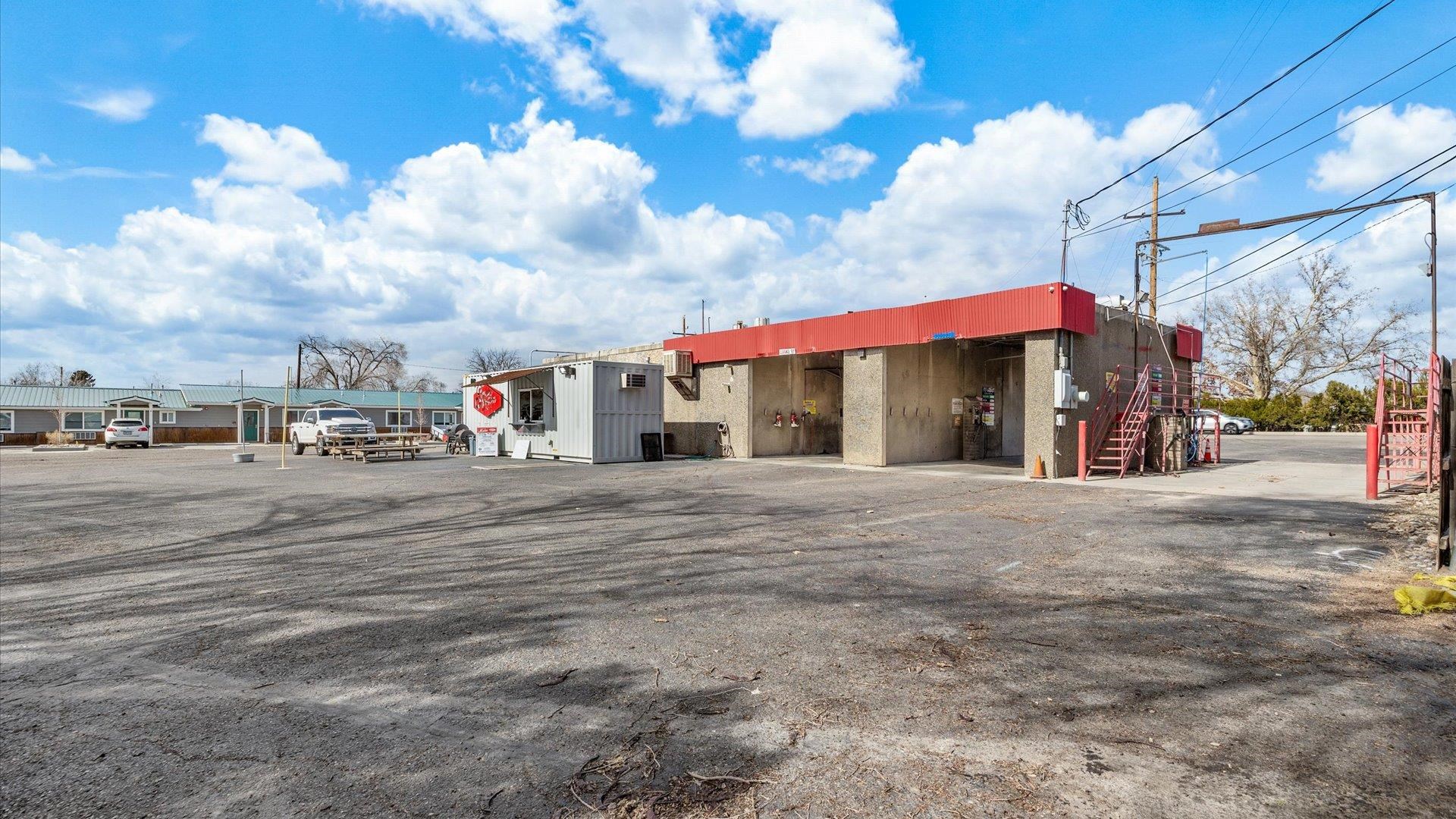 555 1/2 S Highway 50