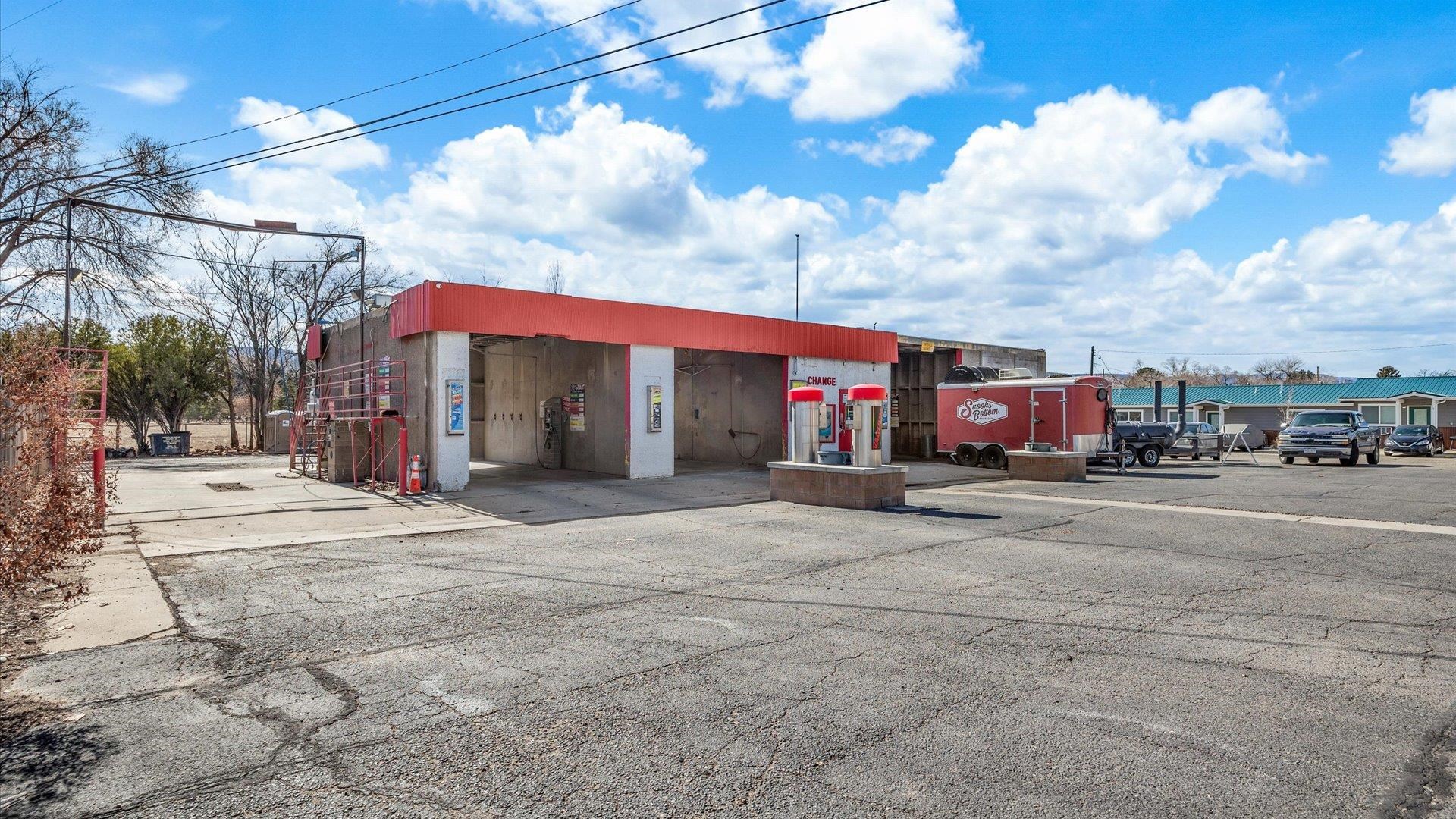 555 1/2 S Highway 50