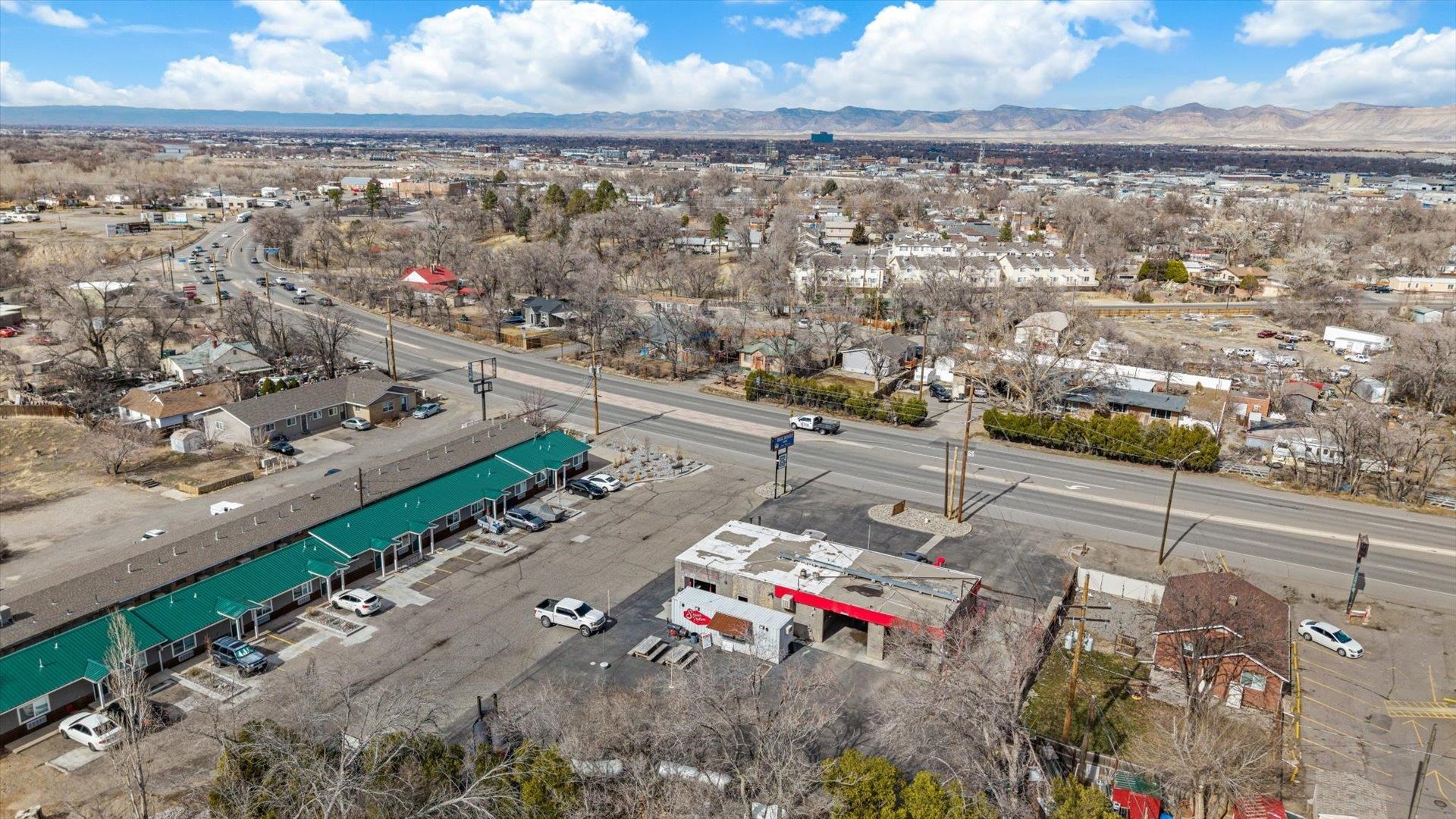 555 1/2 S Highway 50