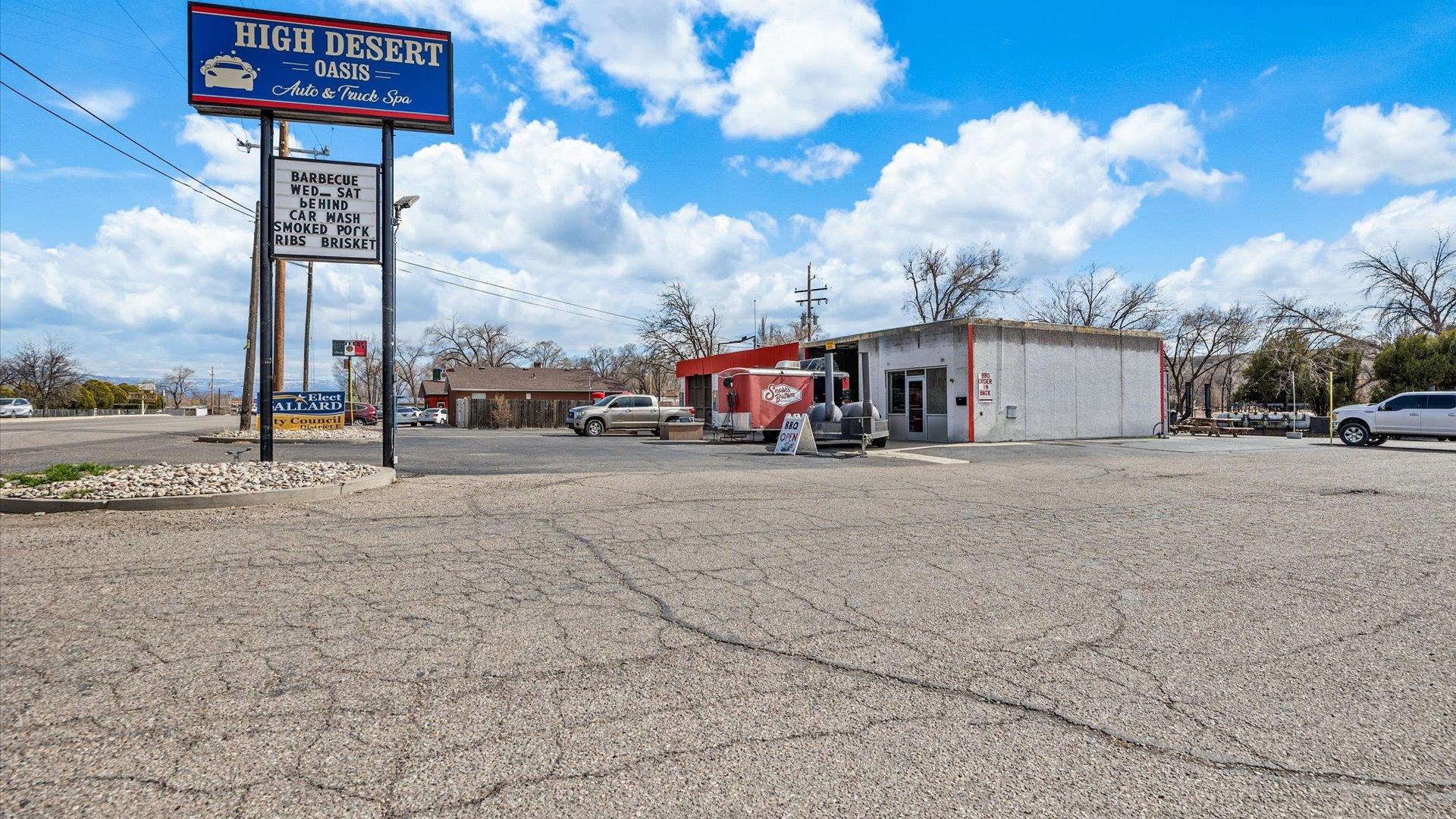 555 1/2 S Highway 50