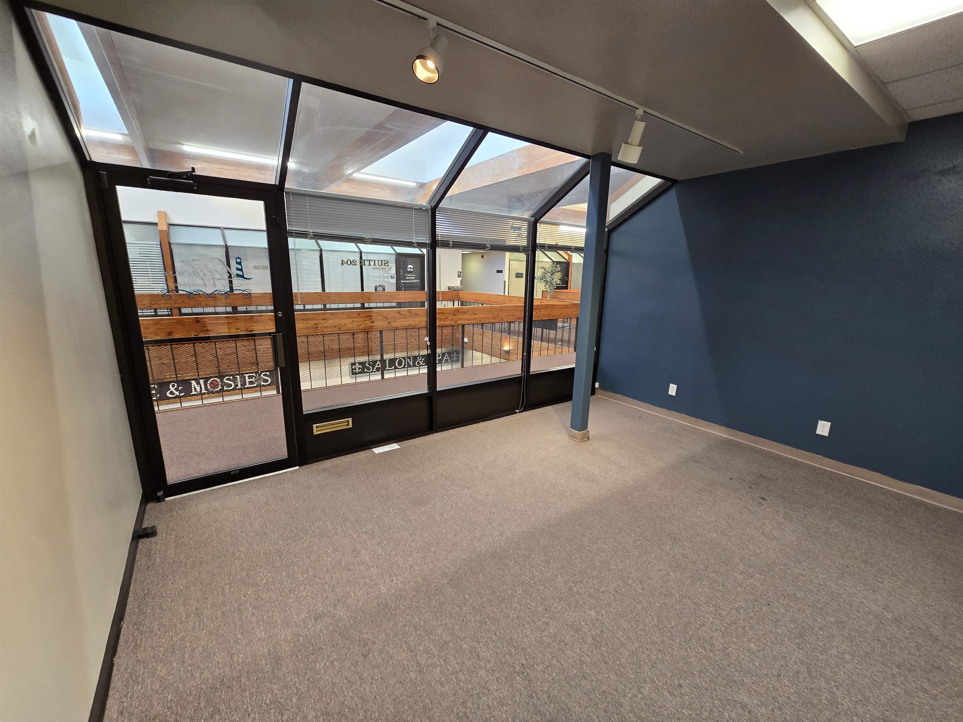 2829 North Avenue Unit: 204