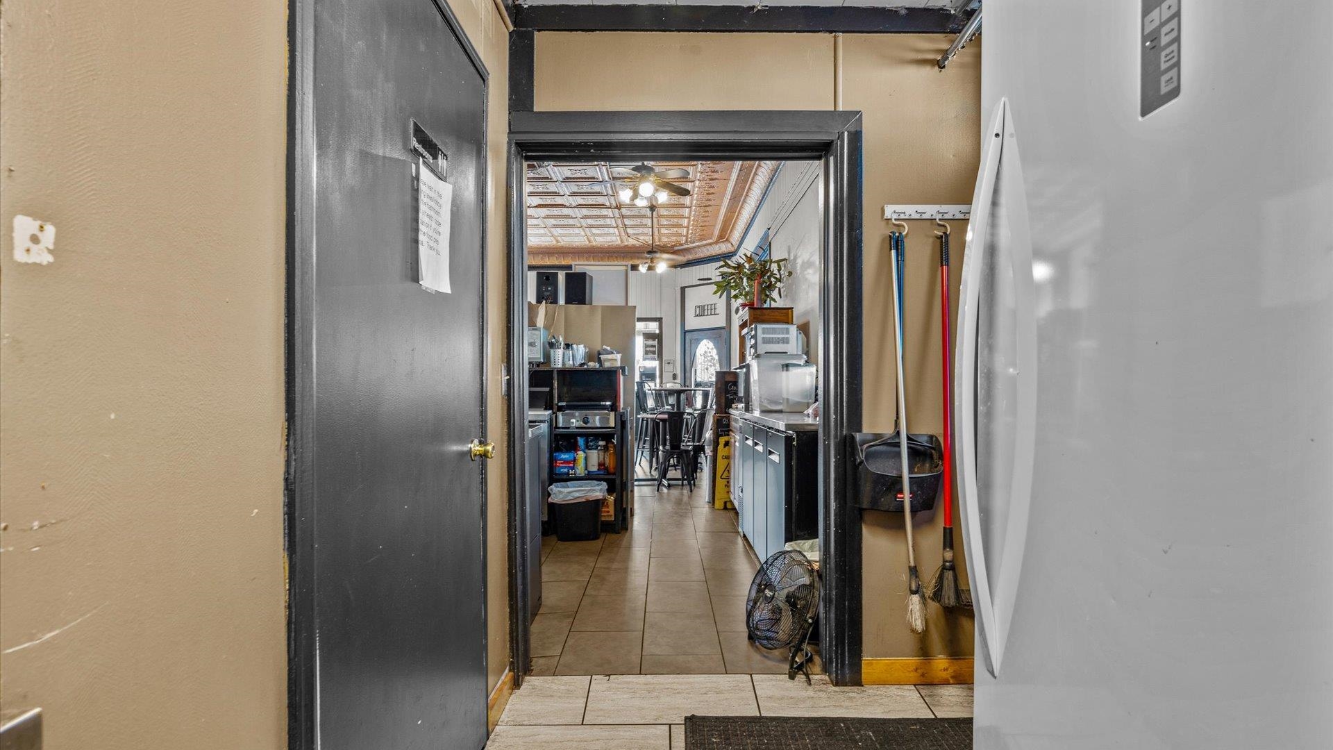 136 E Aspen Avenue