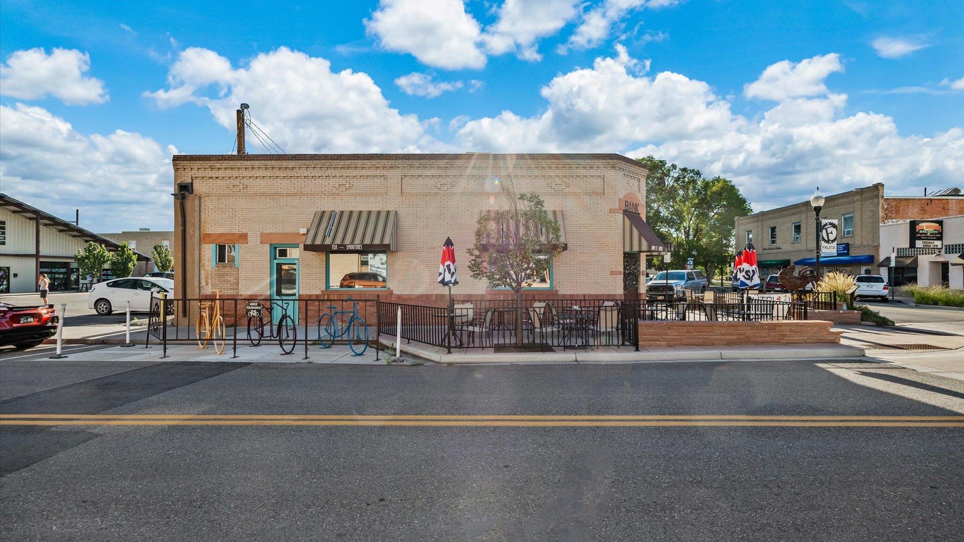 136 E Aspen Avenue