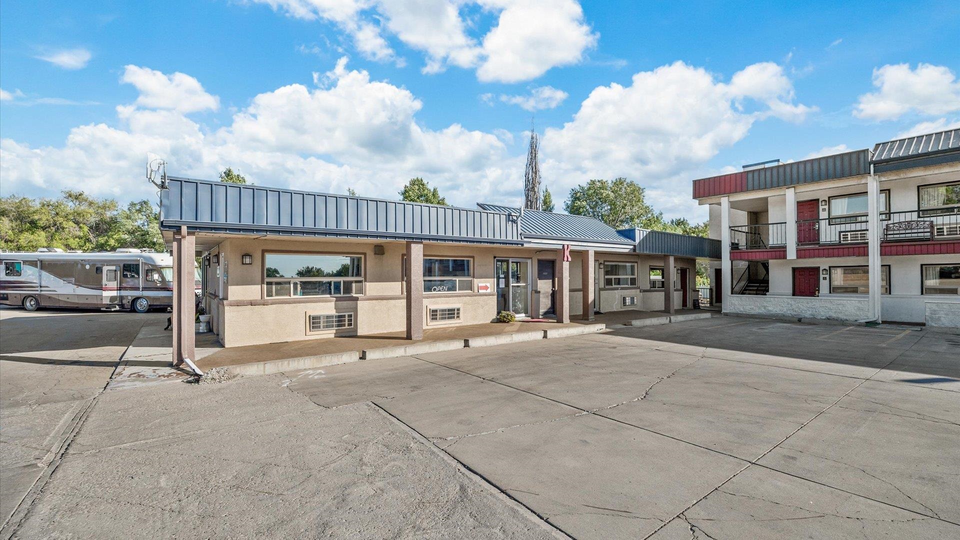 1702 E Main Street