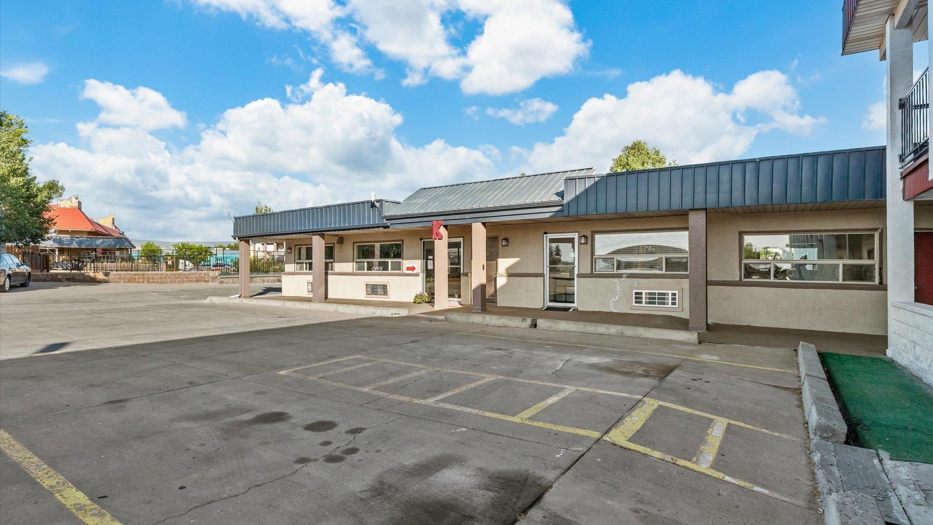 1702 E Main Street