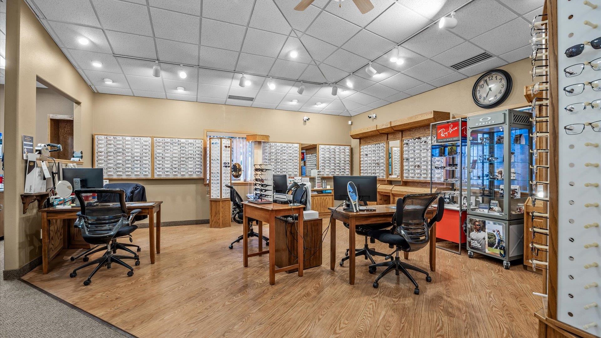 2737 Crossroads Boulevard