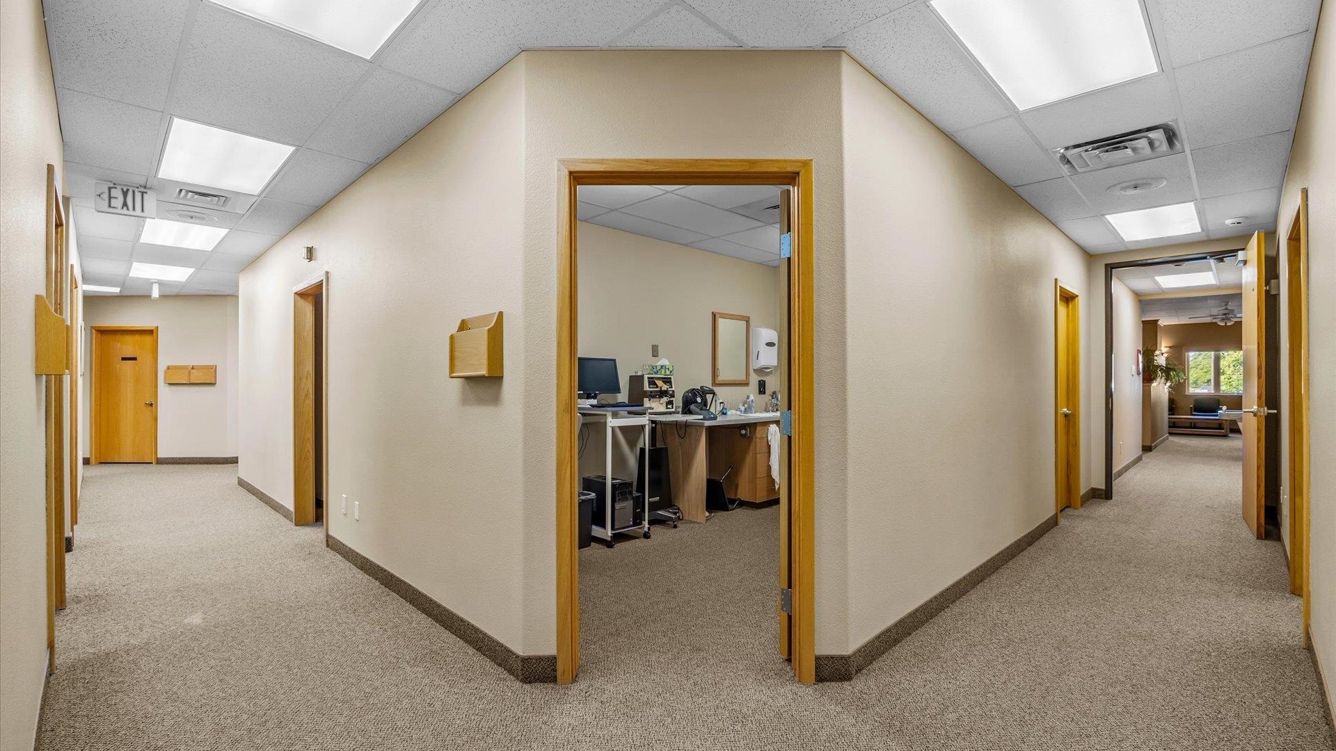 2737 Crossroads Boulevard