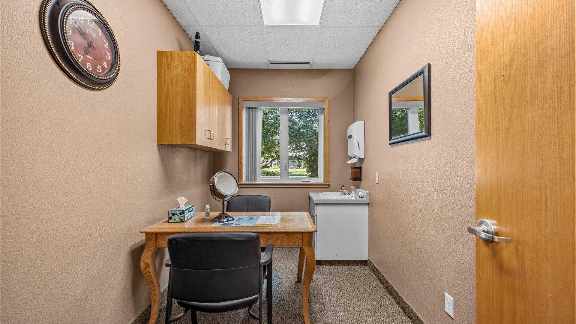 2737 Crossroads Boulevard