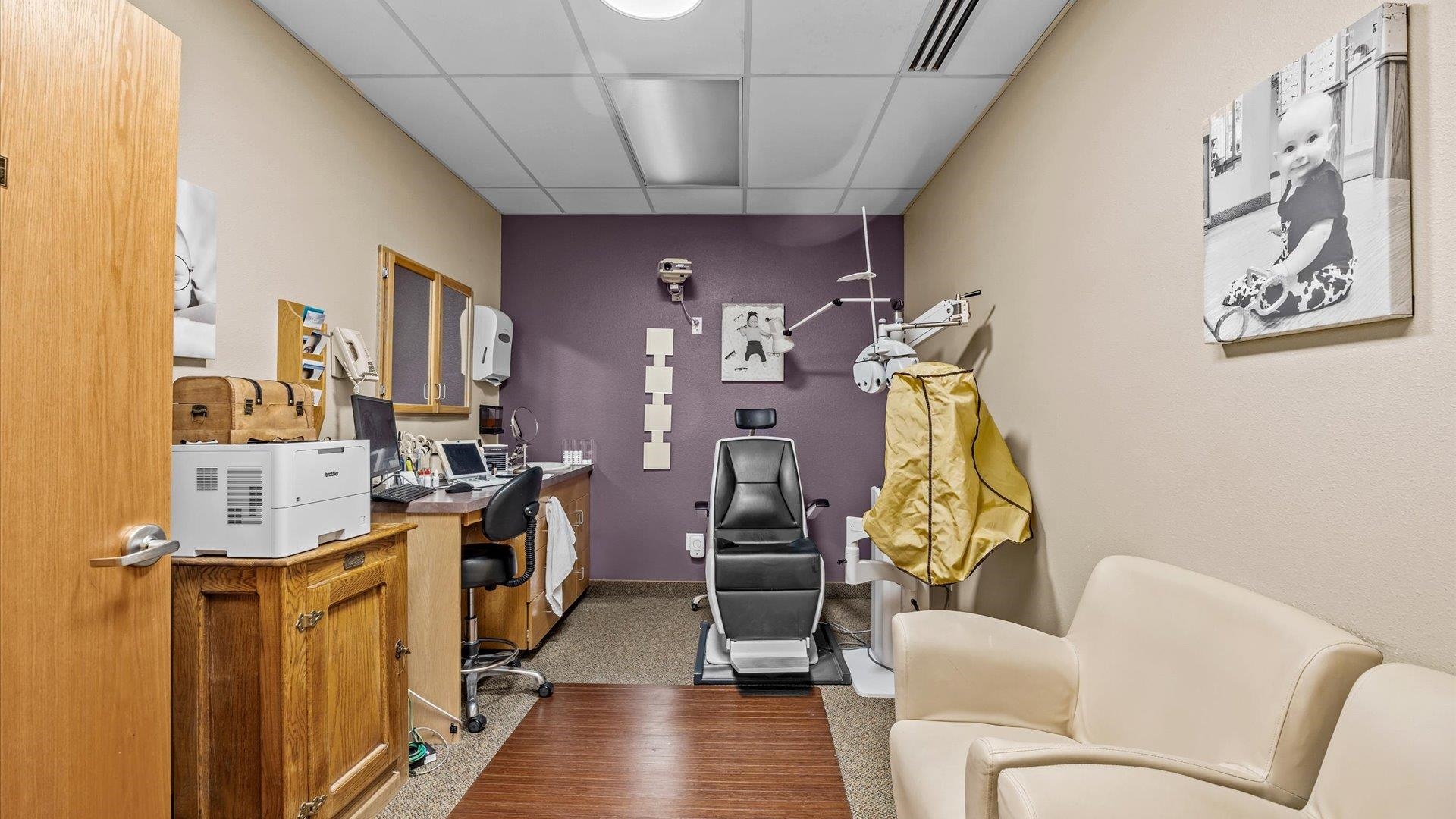 2737 Crossroads Boulevard