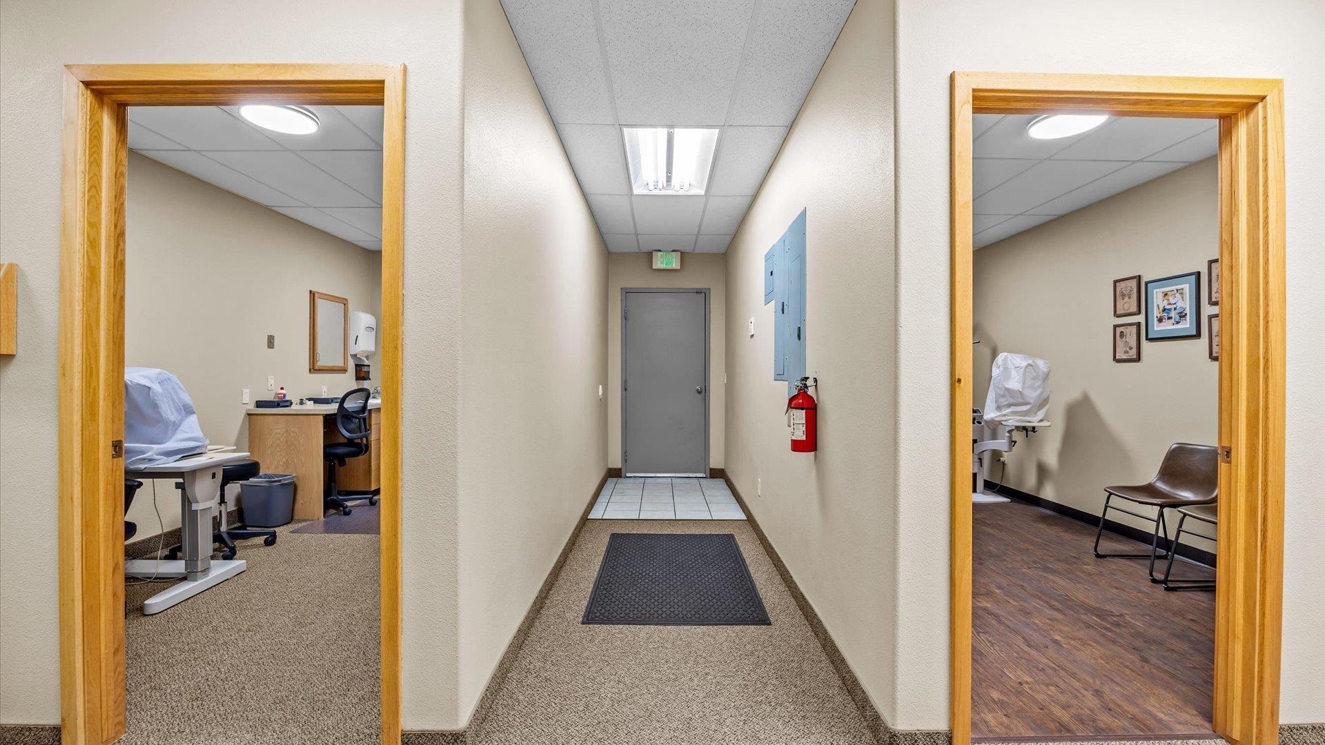 2737 Crossroads Boulevard