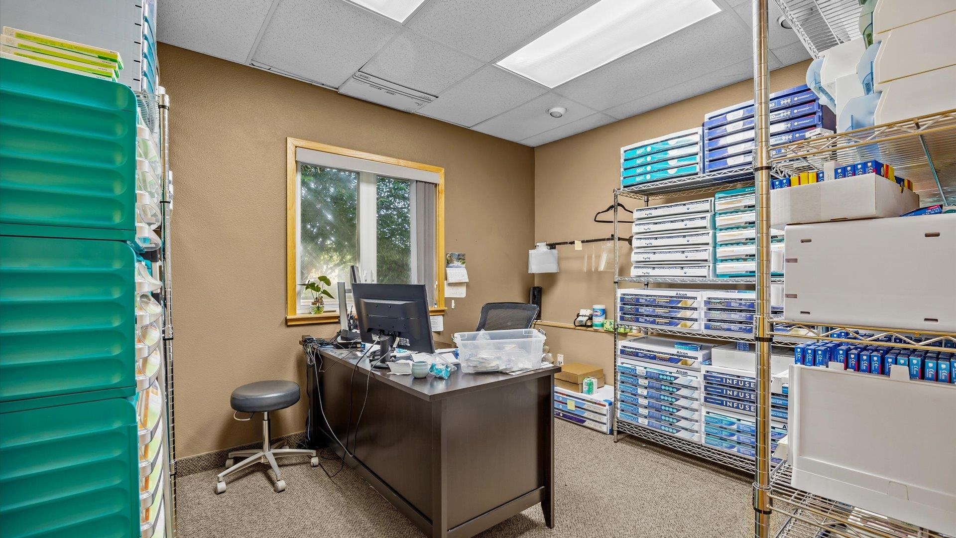 2737 Crossroads Boulevard