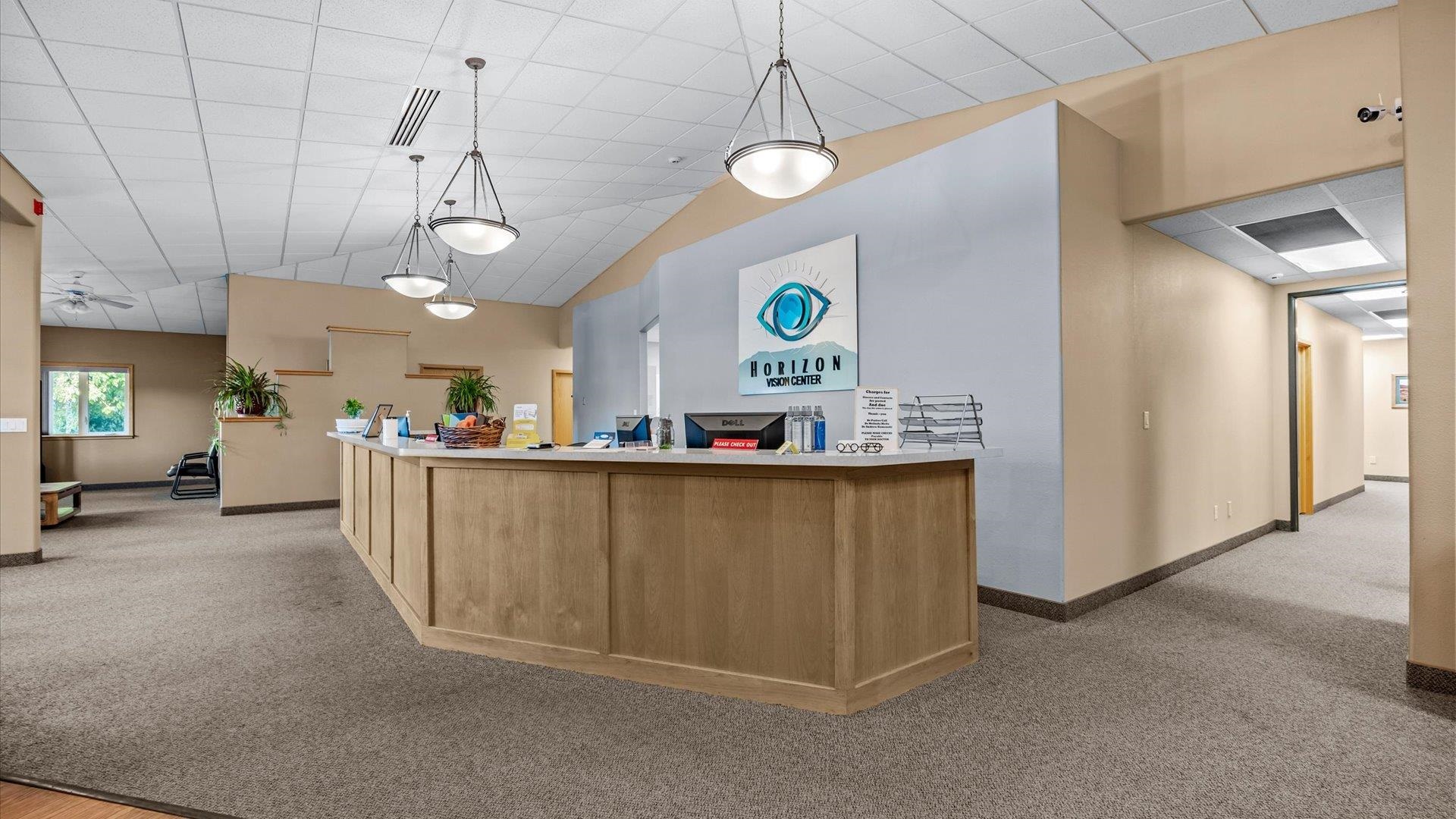 2737 Crossroads Boulevard