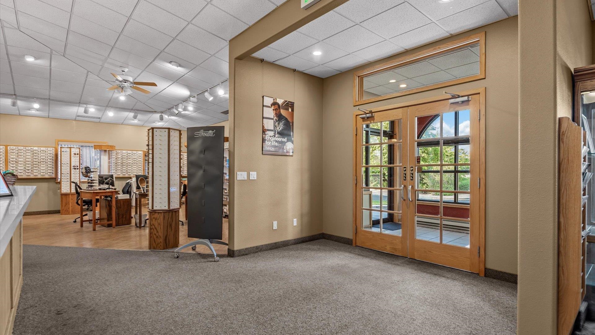 2737 Crossroads Boulevard