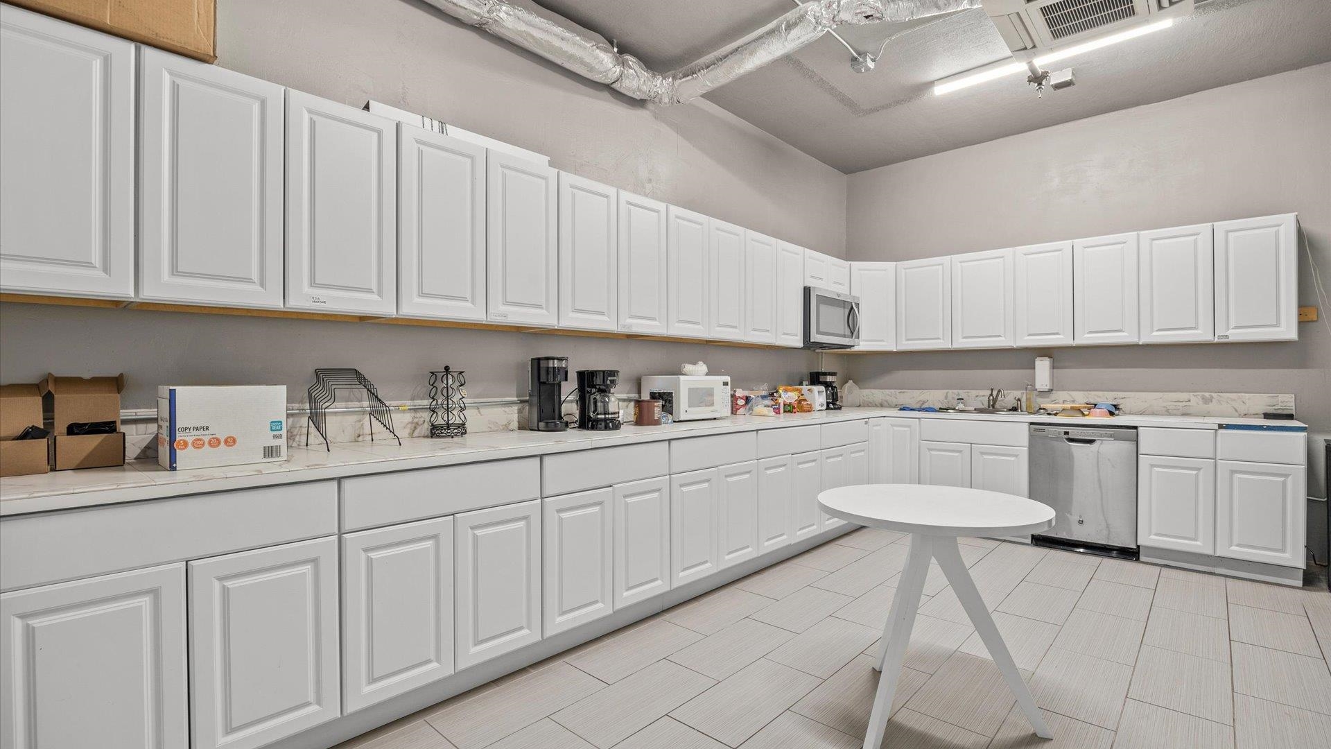 2755 North Avenue Unit: 208