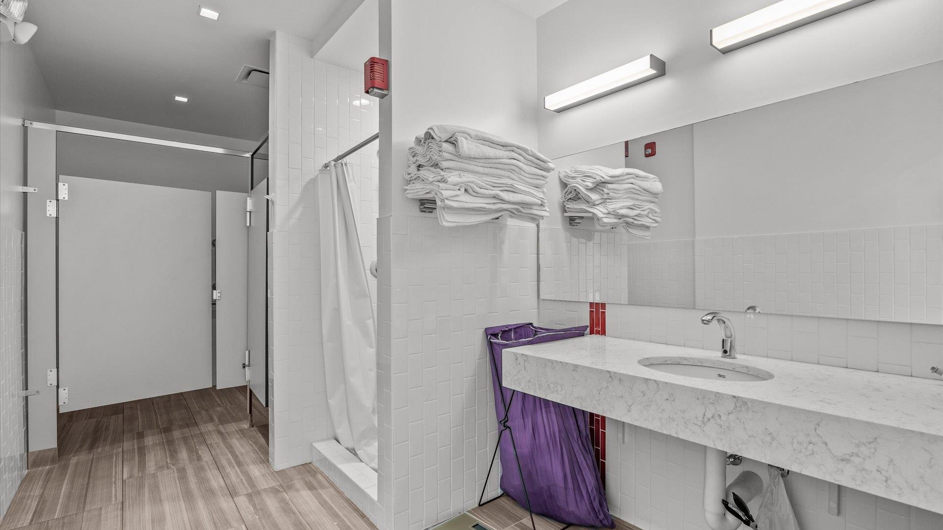 2755 North Avenue Unit: 221