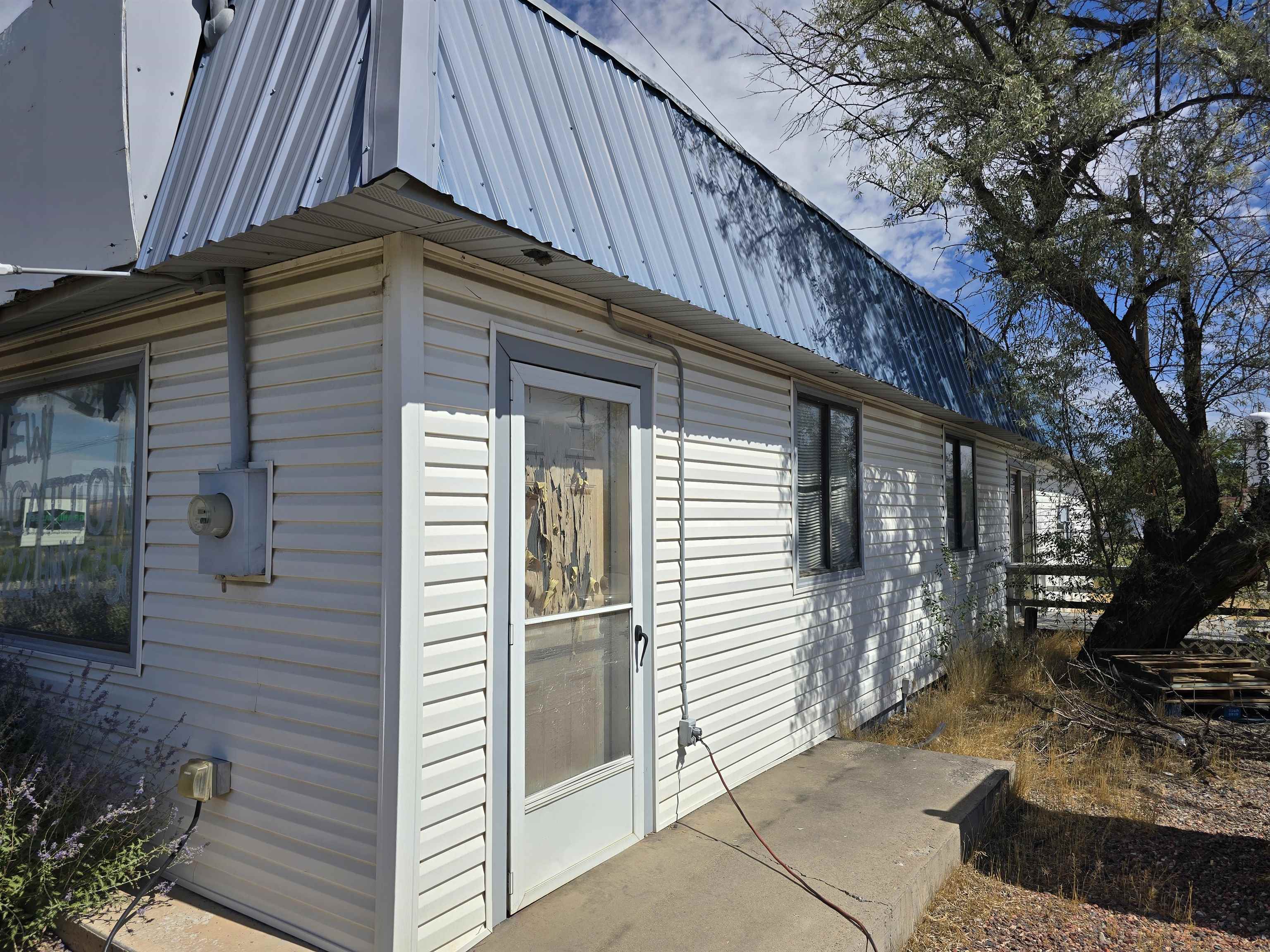 2324 Highway 6&50