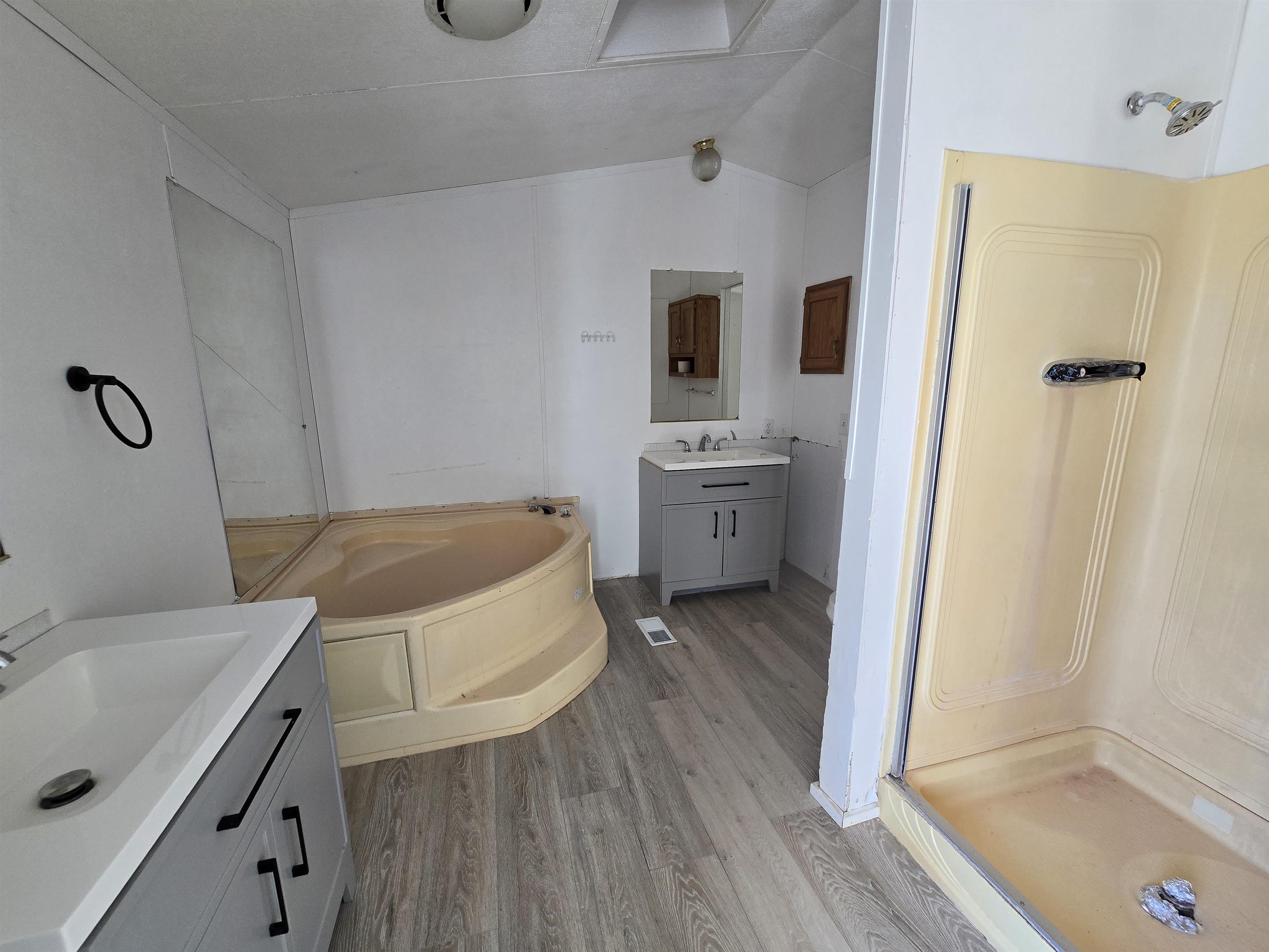 675 1/2 24 1/2 Road Unit: .