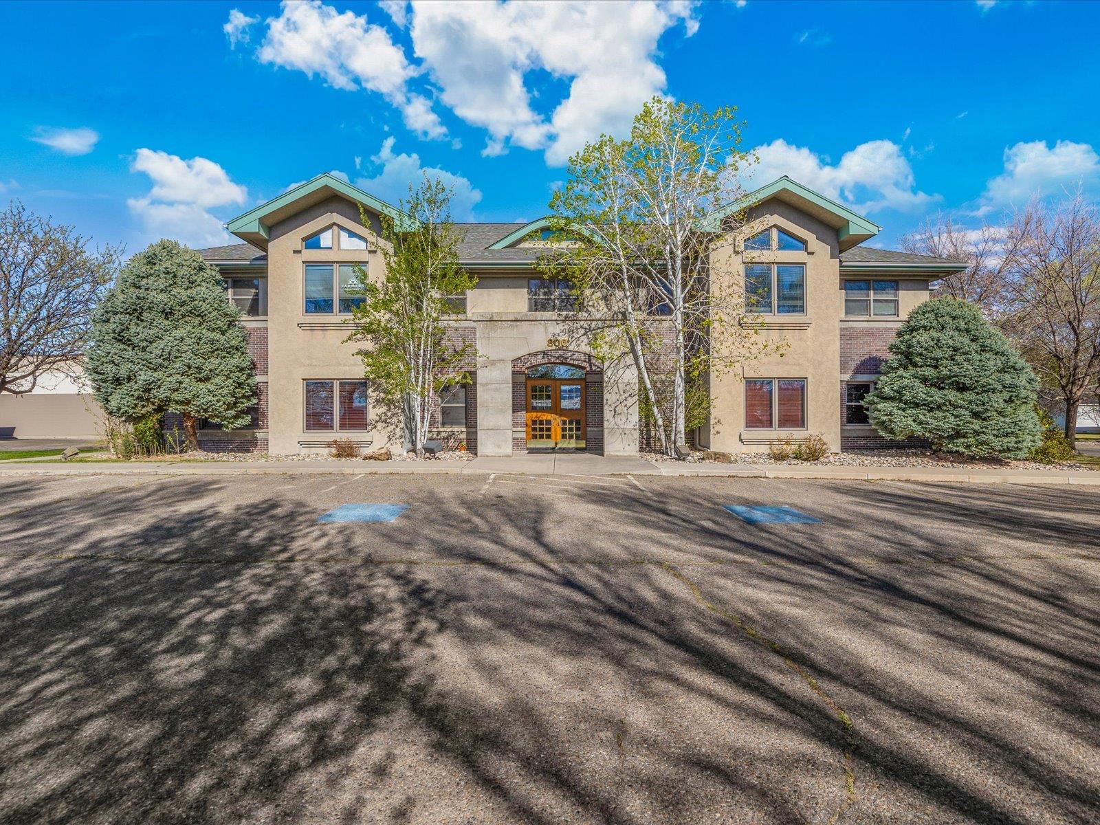 800 Belford Avenue Unit: 202