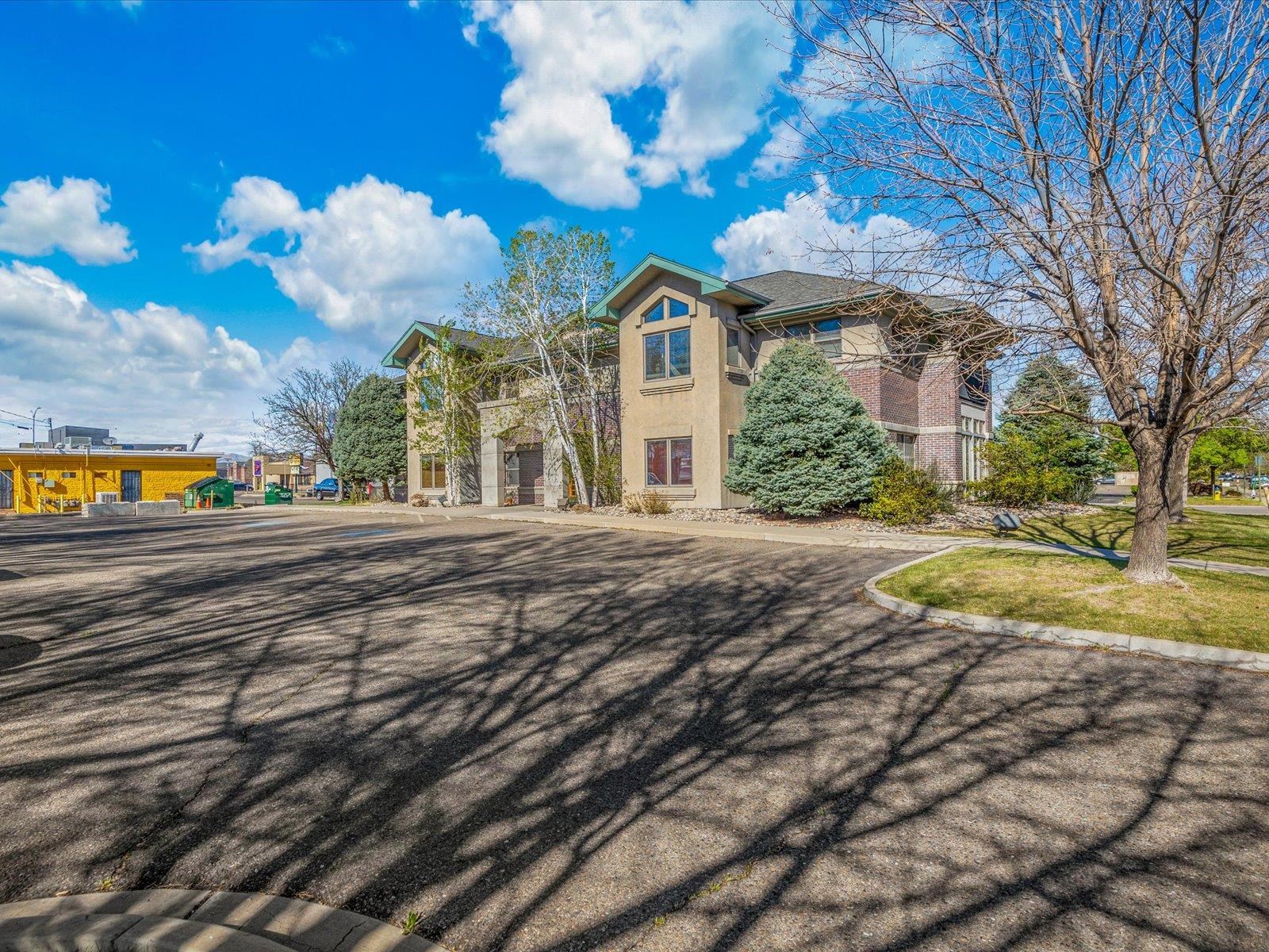 800 Belford Avenue Unit: 202