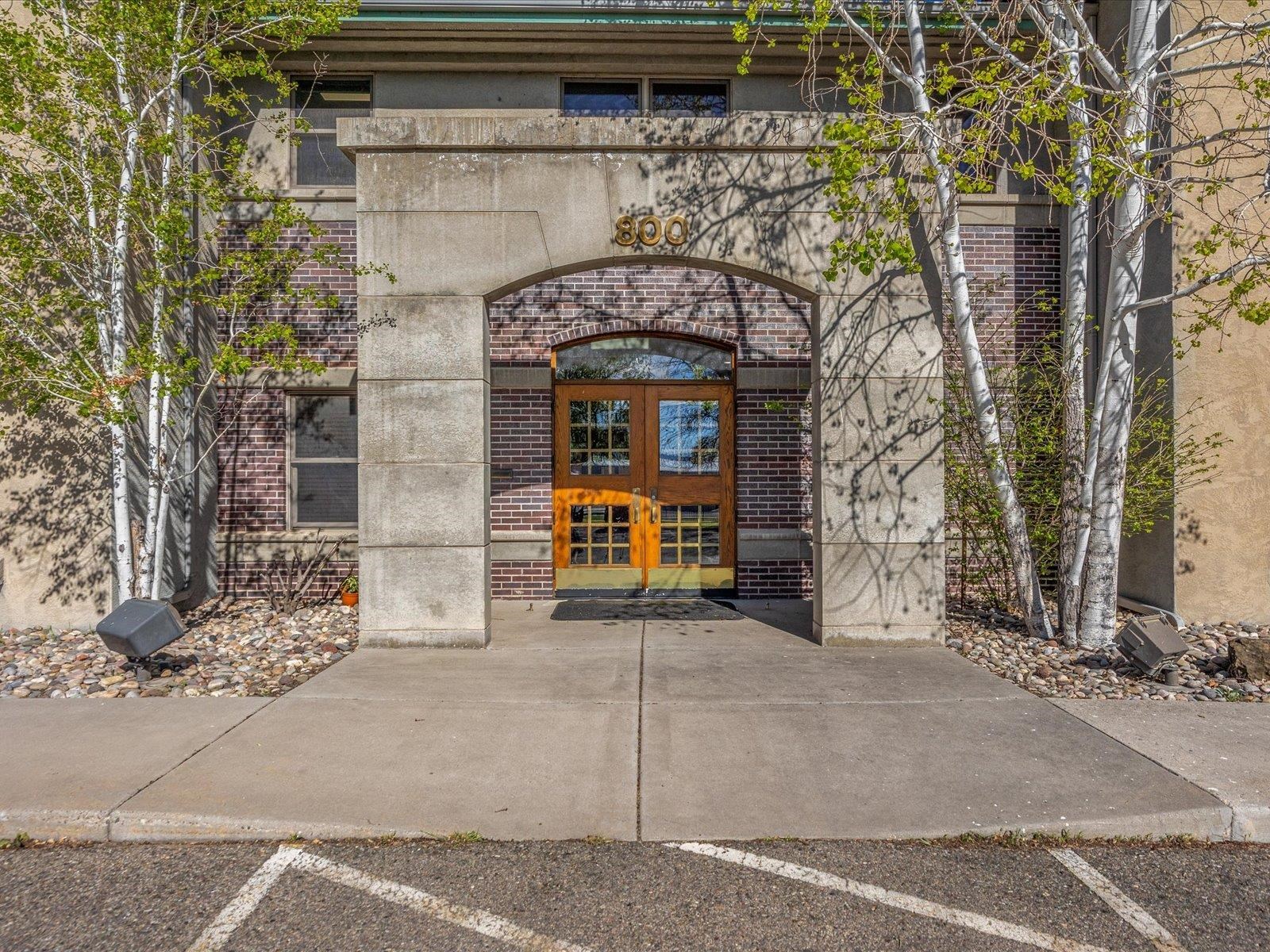 800 Belford Avenue Unit: 202