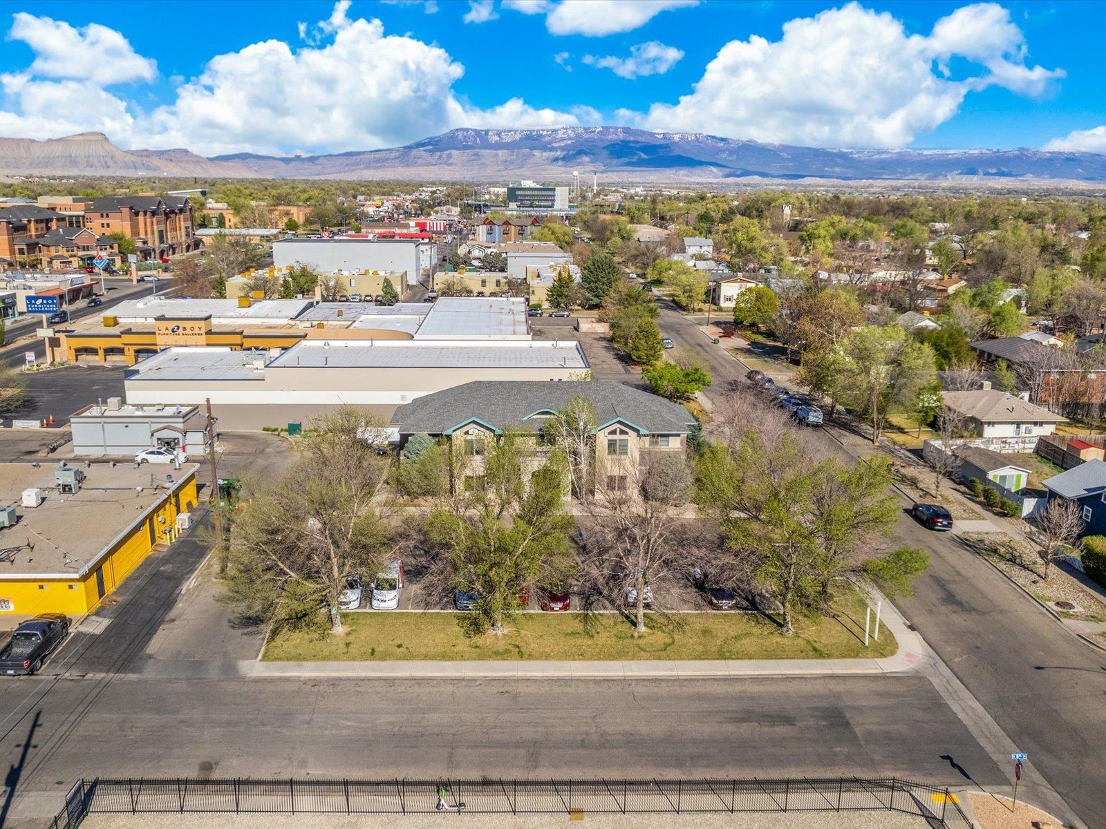 800 Belford Avenue Unit: 202