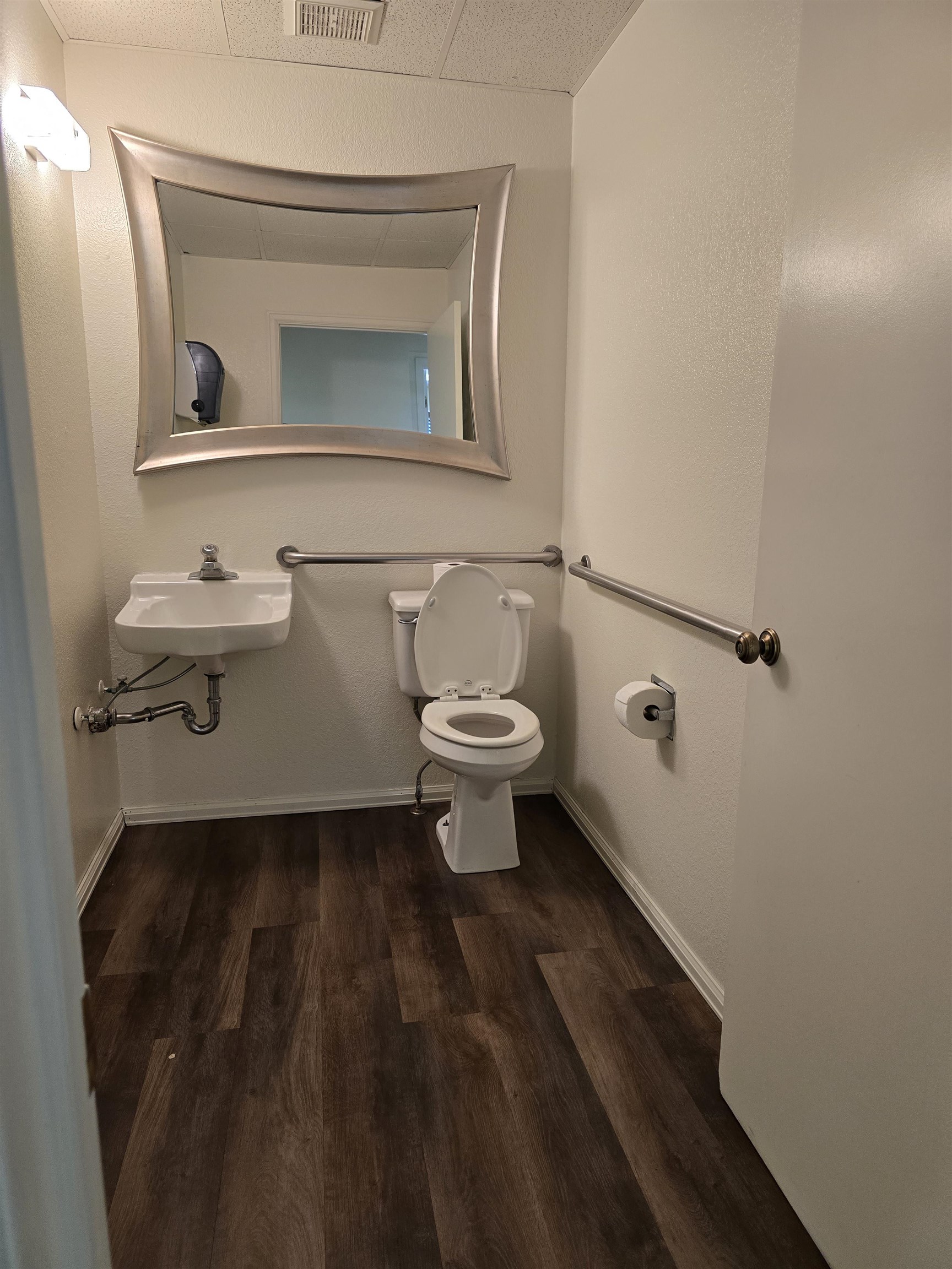 838 Grand Avenue Unit: Main