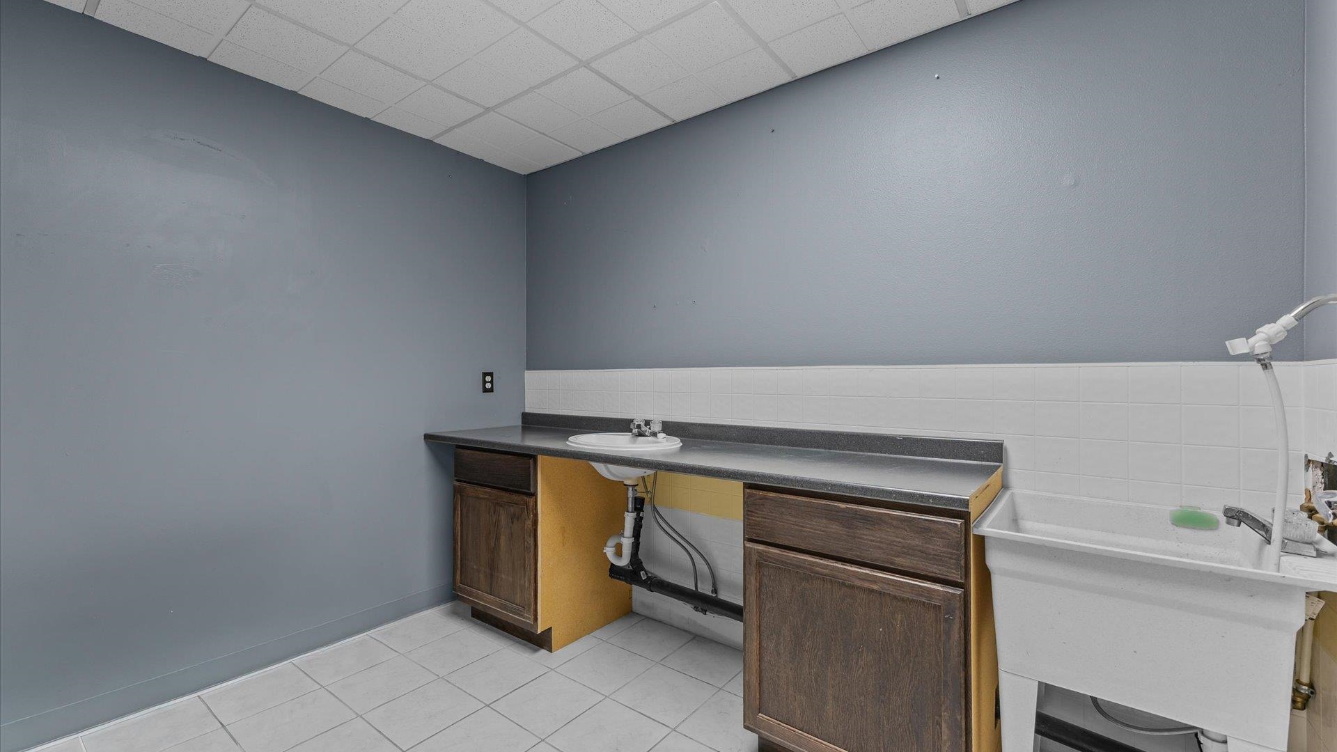 2493 Highway 6&50 Unit: 22