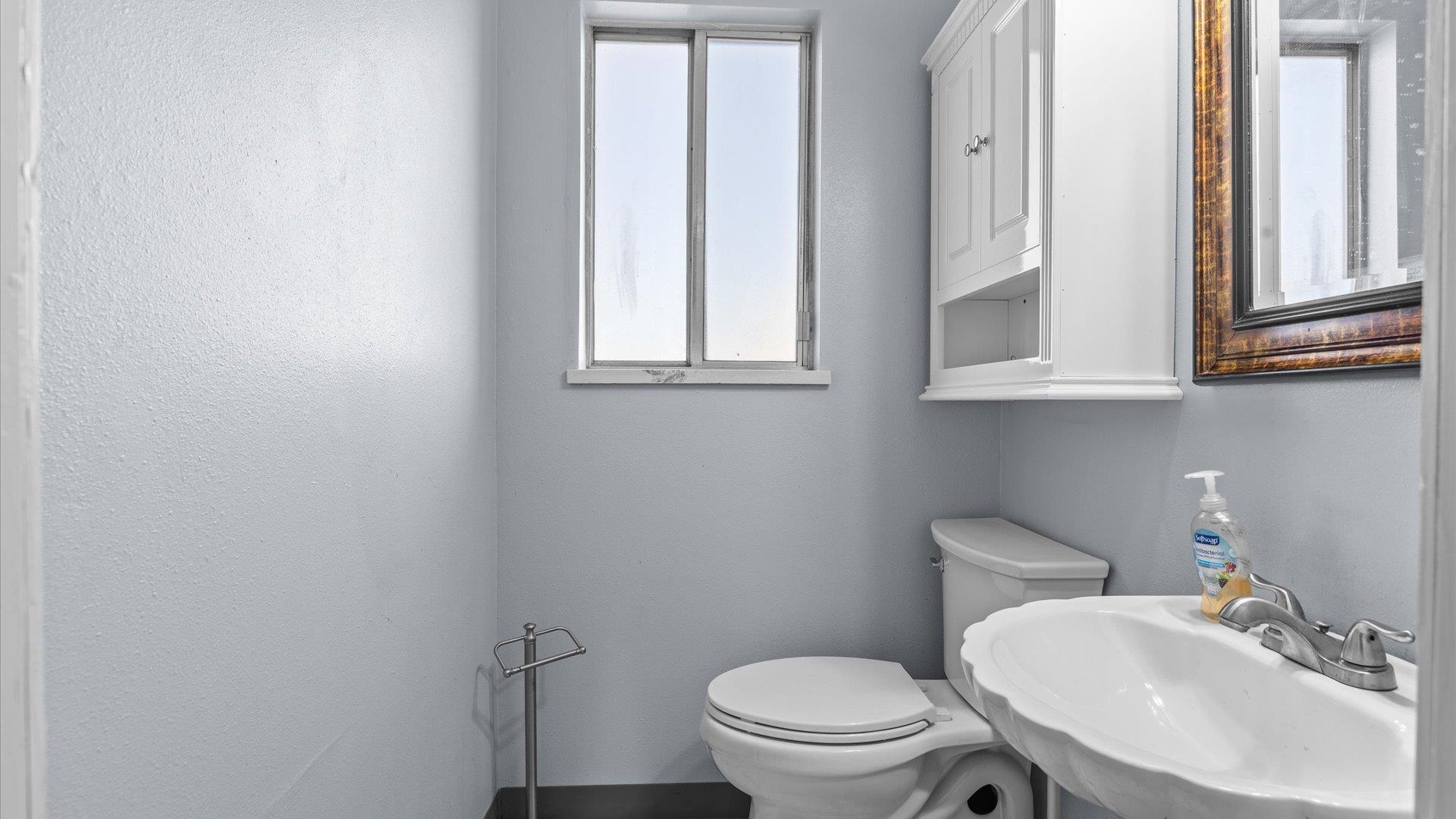 2390 & 2394 Leland Avenue