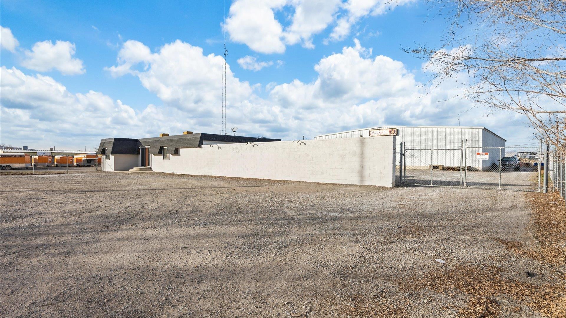 2390 & 2394 Leland Avenue
