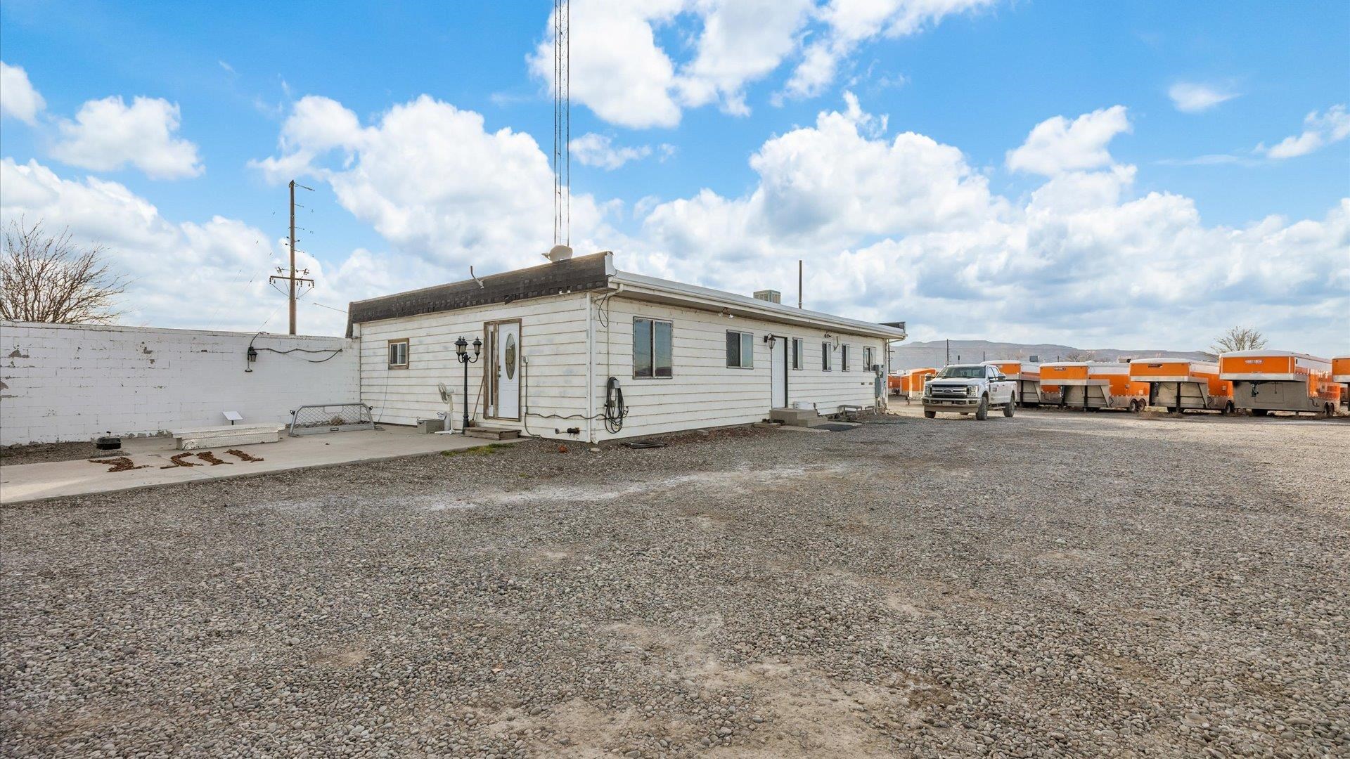 2390 & 2394 Leland Avenue