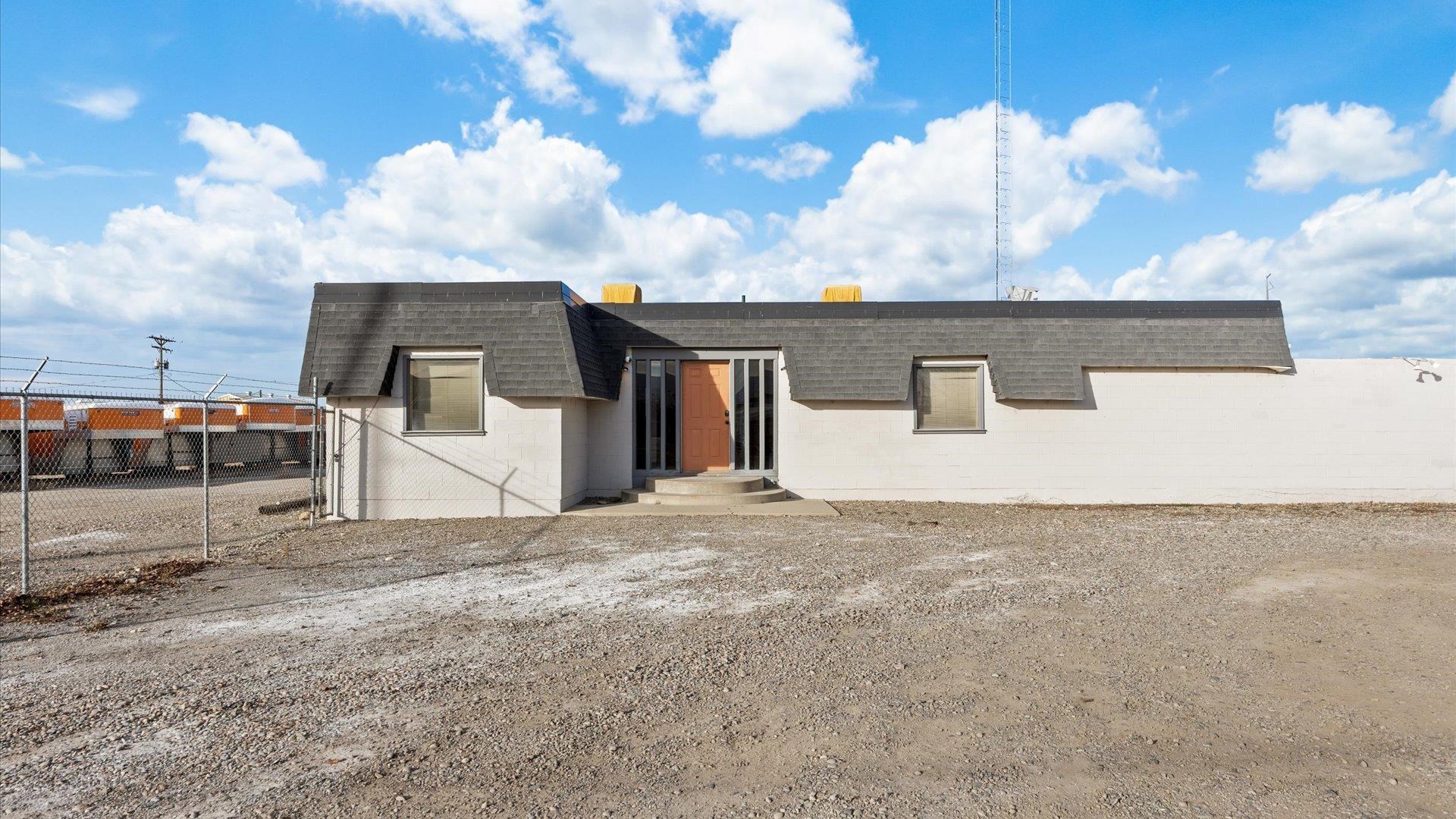 2390 & 2394 Leland Avenue