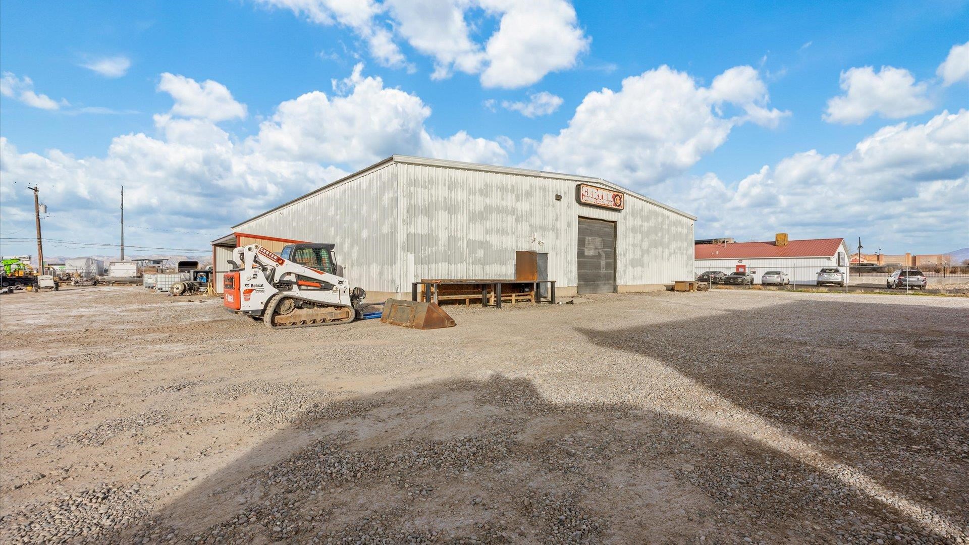 2390 & 2394 Leland Avenue