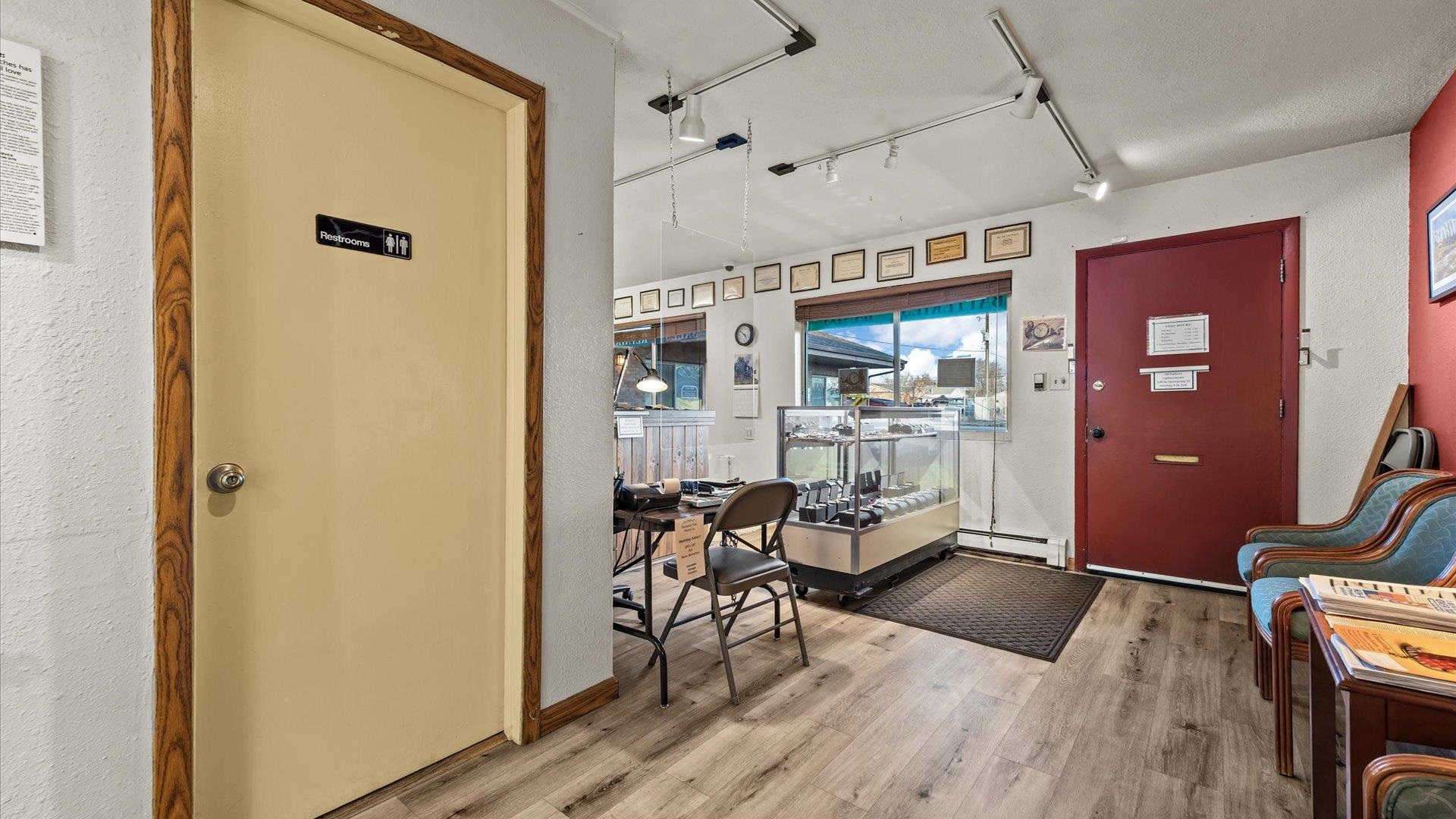 1460 North Avenue Unit: R