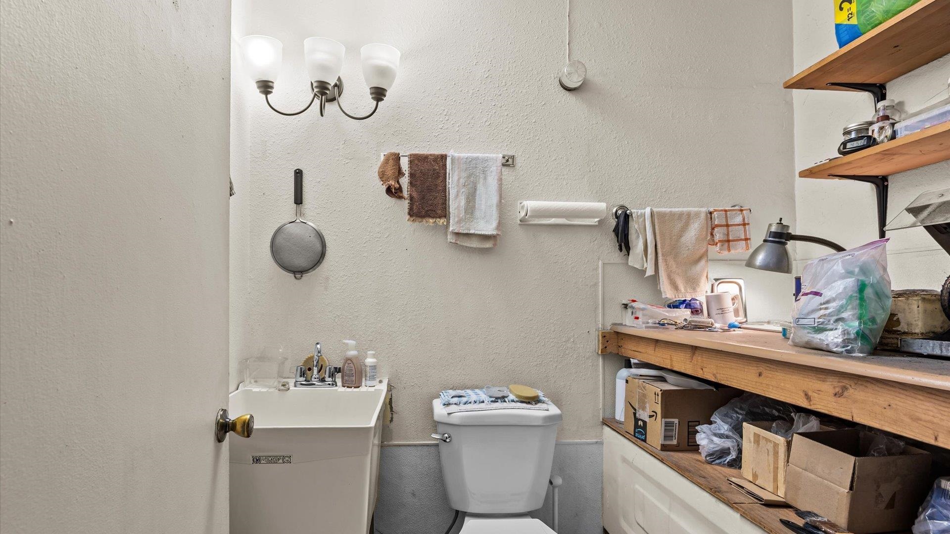 1460 North Avenue Unit: R