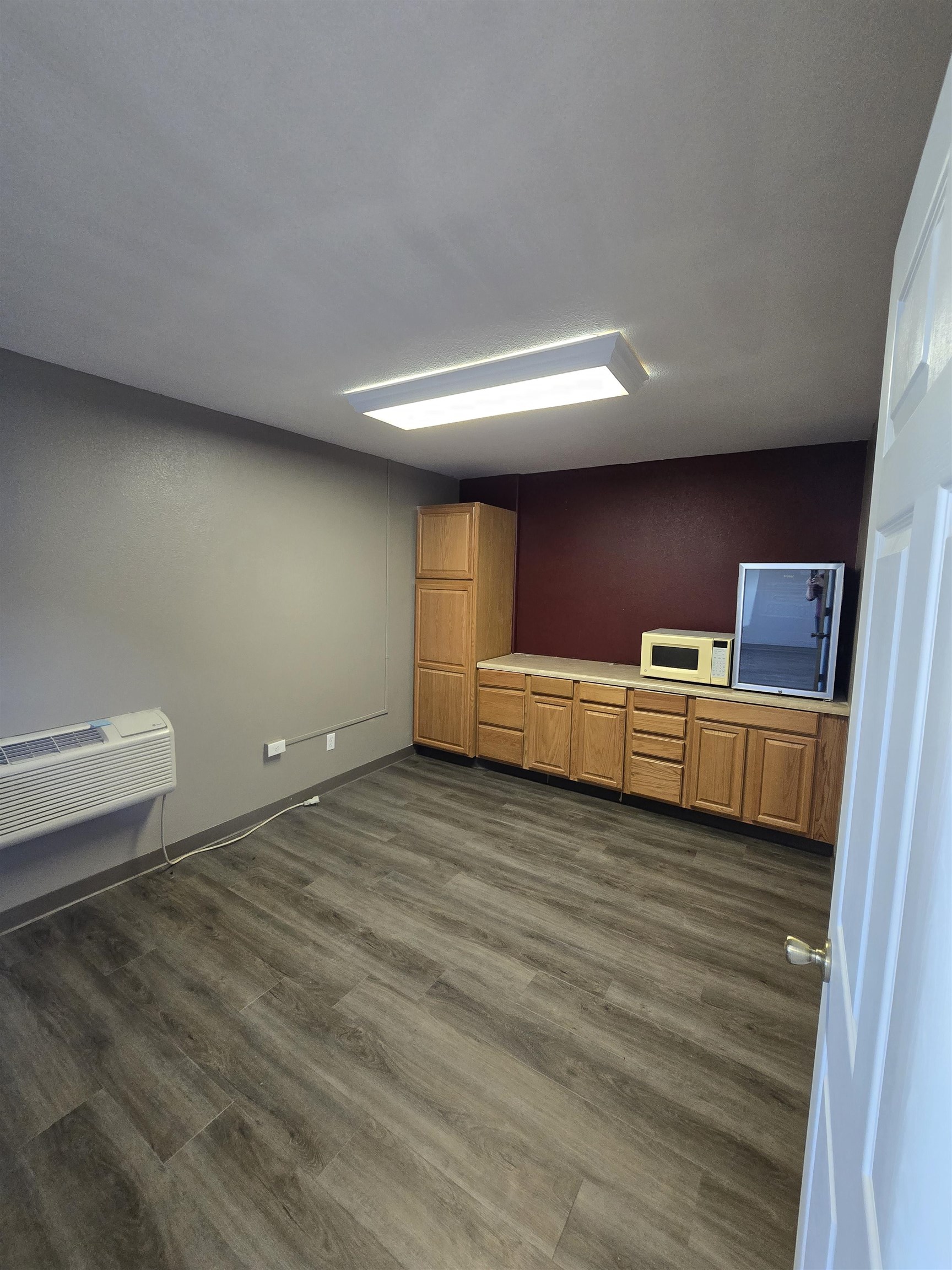 802 1st Avenue Unit: B