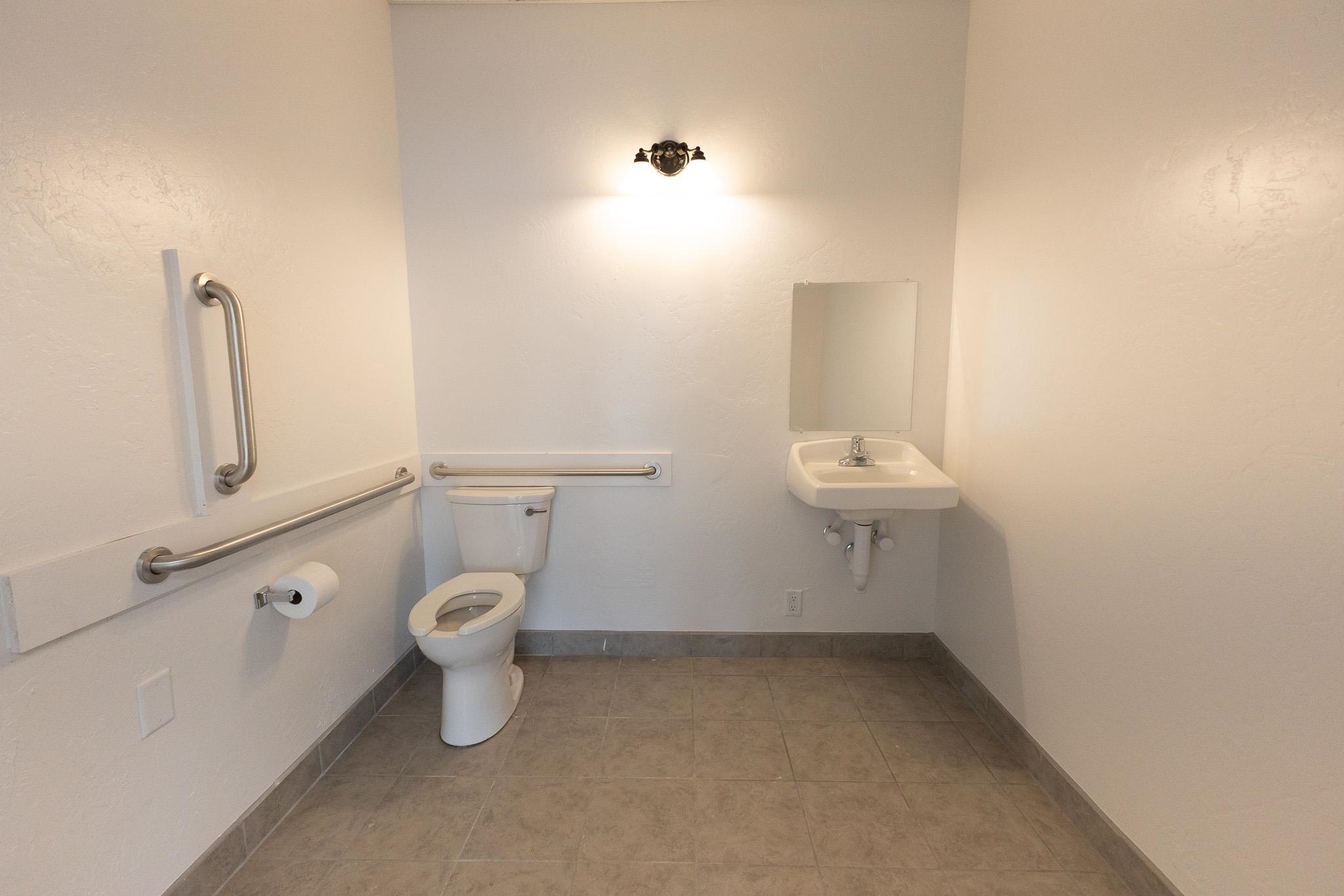 2923 North Avenue Unit: 8B