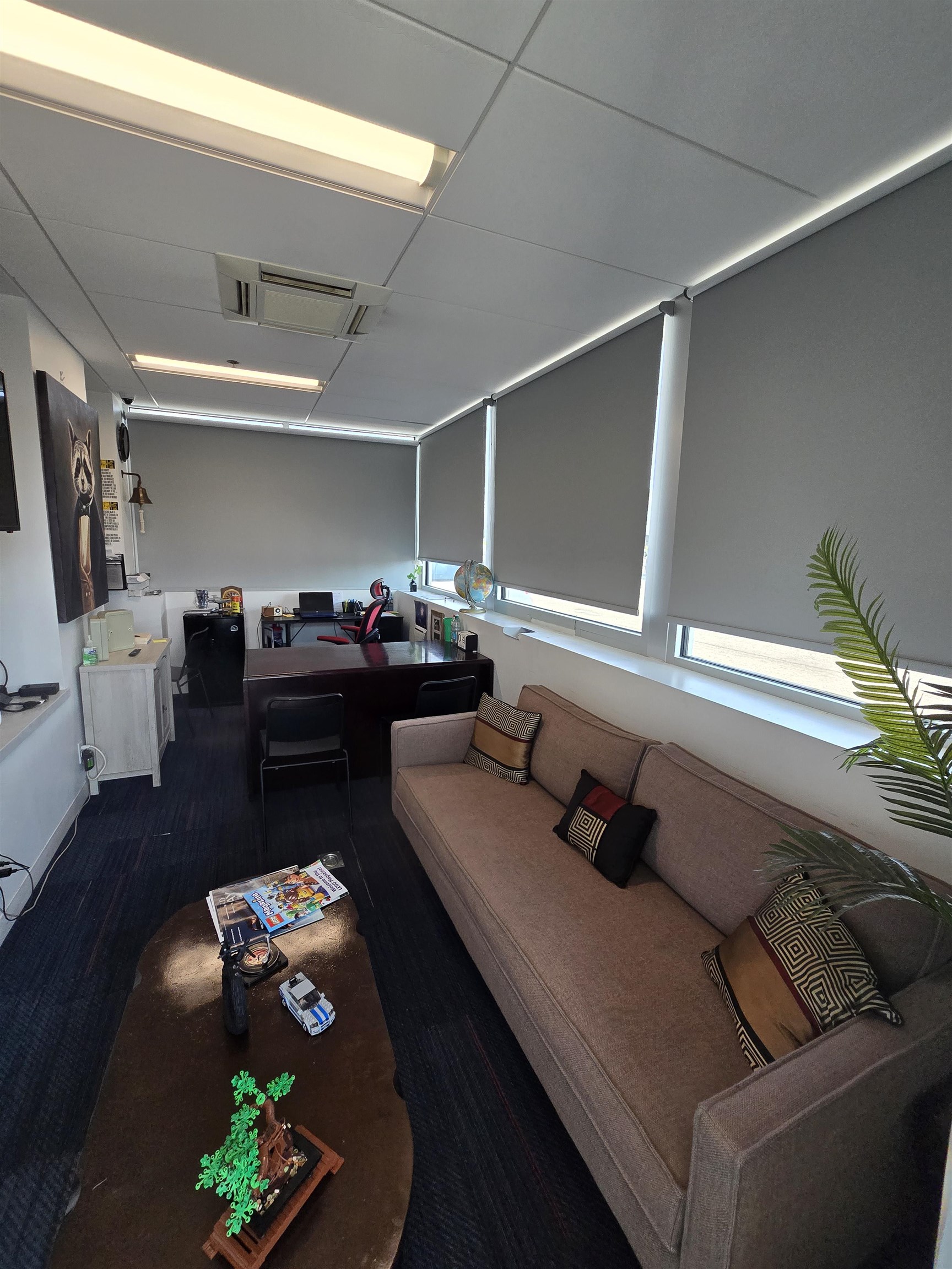 2755 North Avenue Unit: Main floor, corner