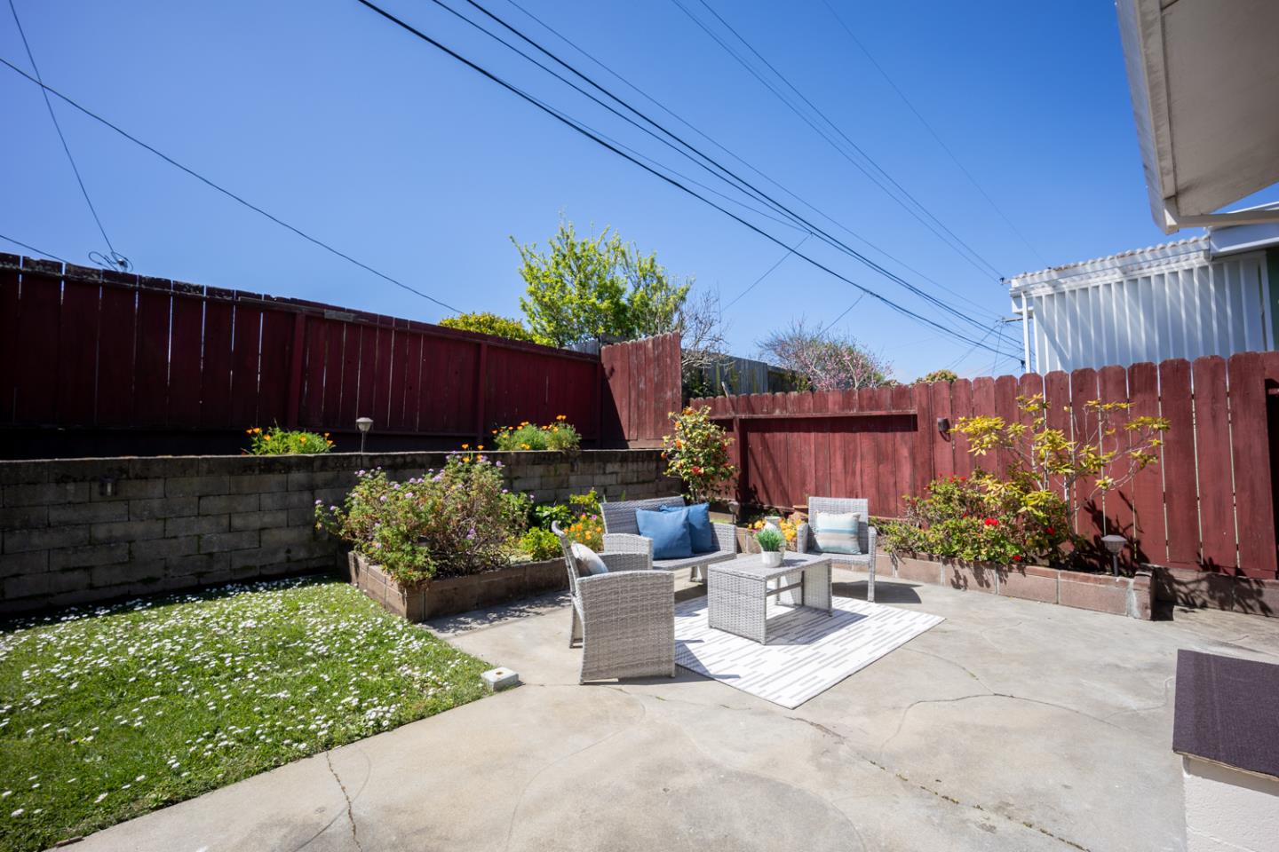 557 Joaquin DR