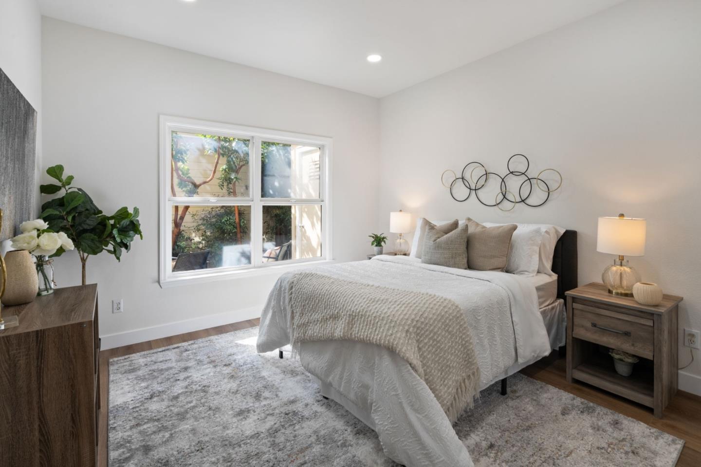 729 Cottage CT