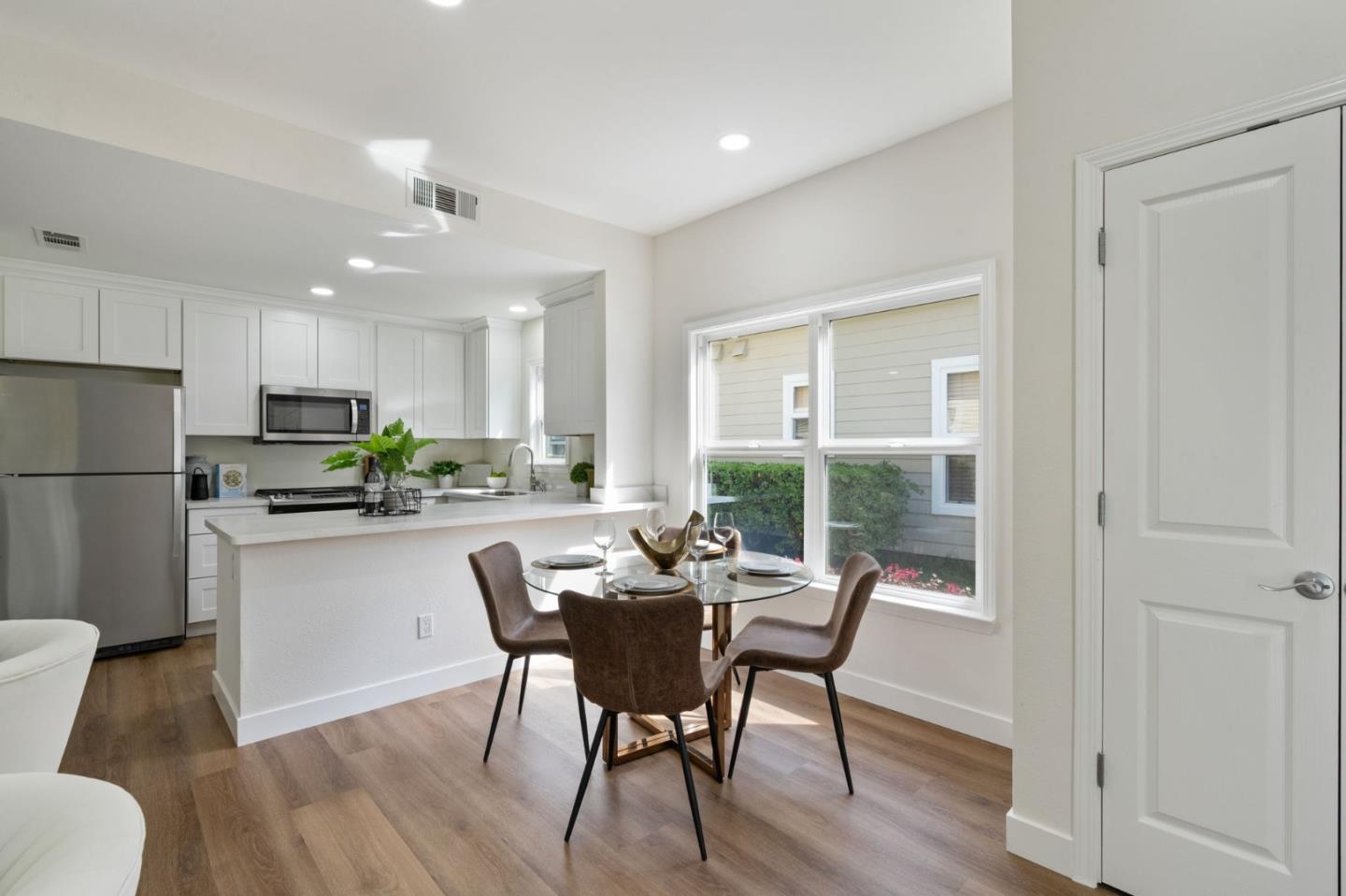 729 Cottage CT