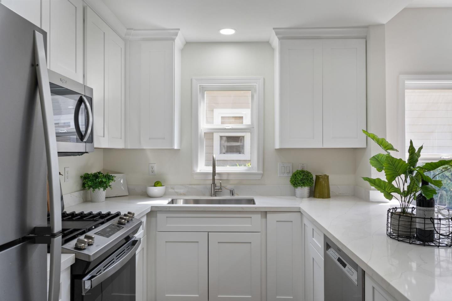 729 Cottage CT