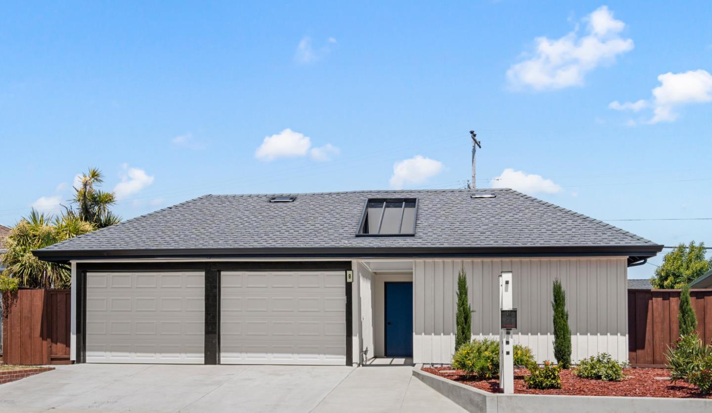 8 Claremont CT