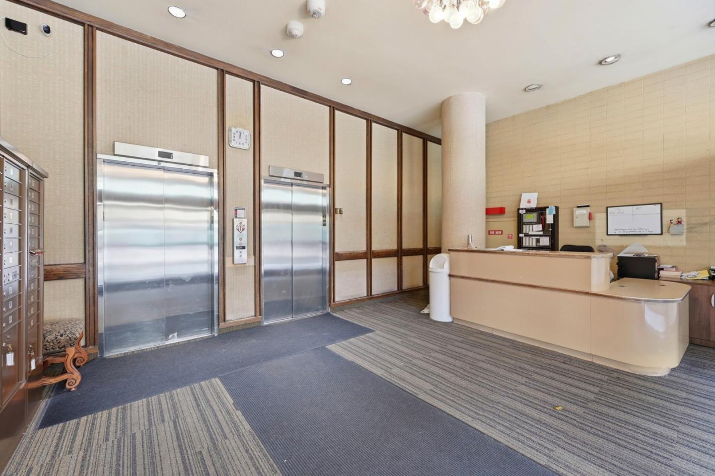 946 Stockton Street 18C