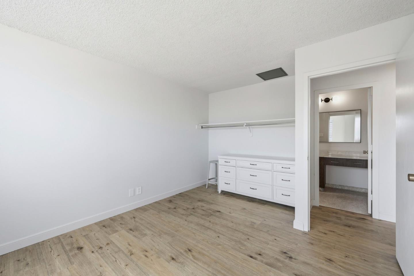 946 Stockton Street 18C