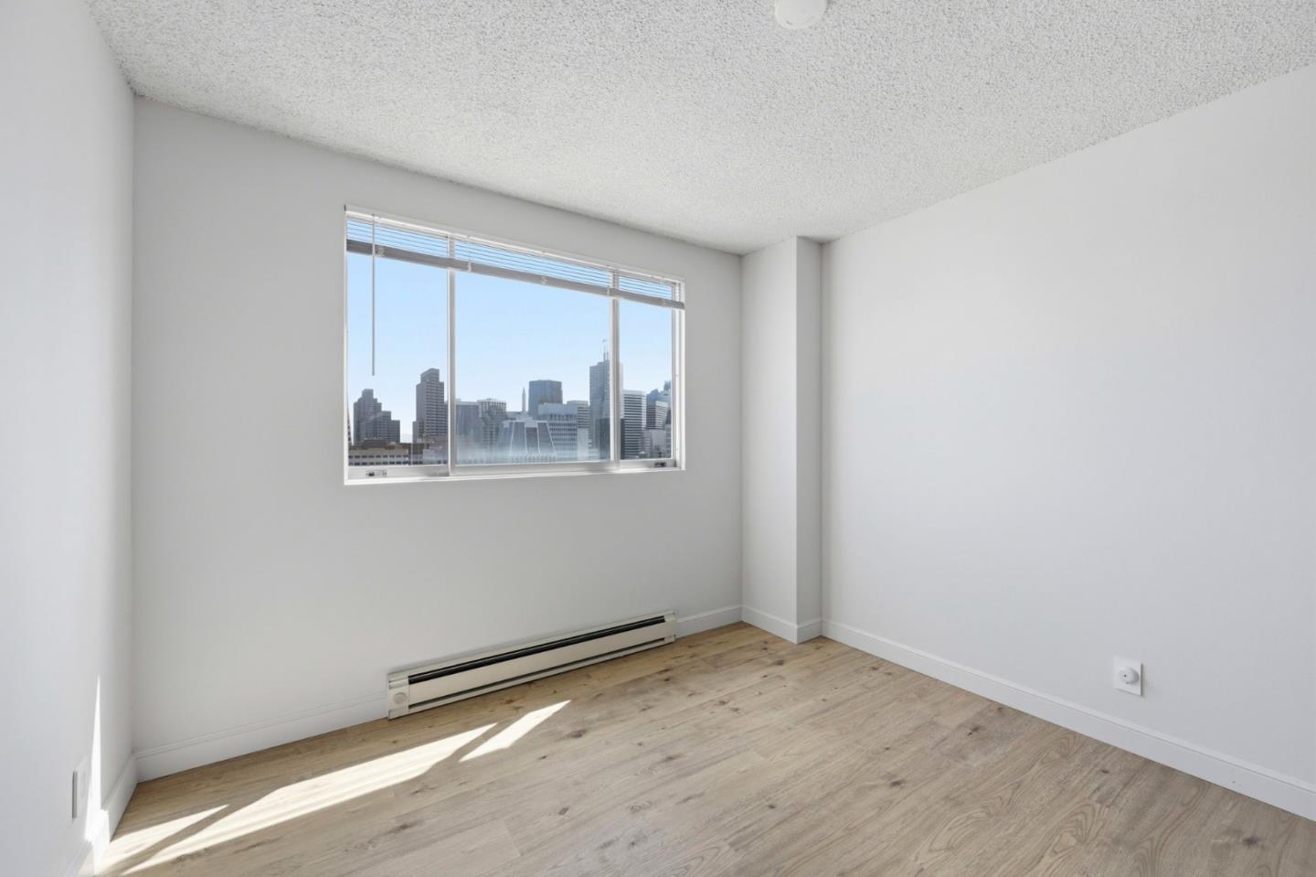 946 Stockton Street 18C